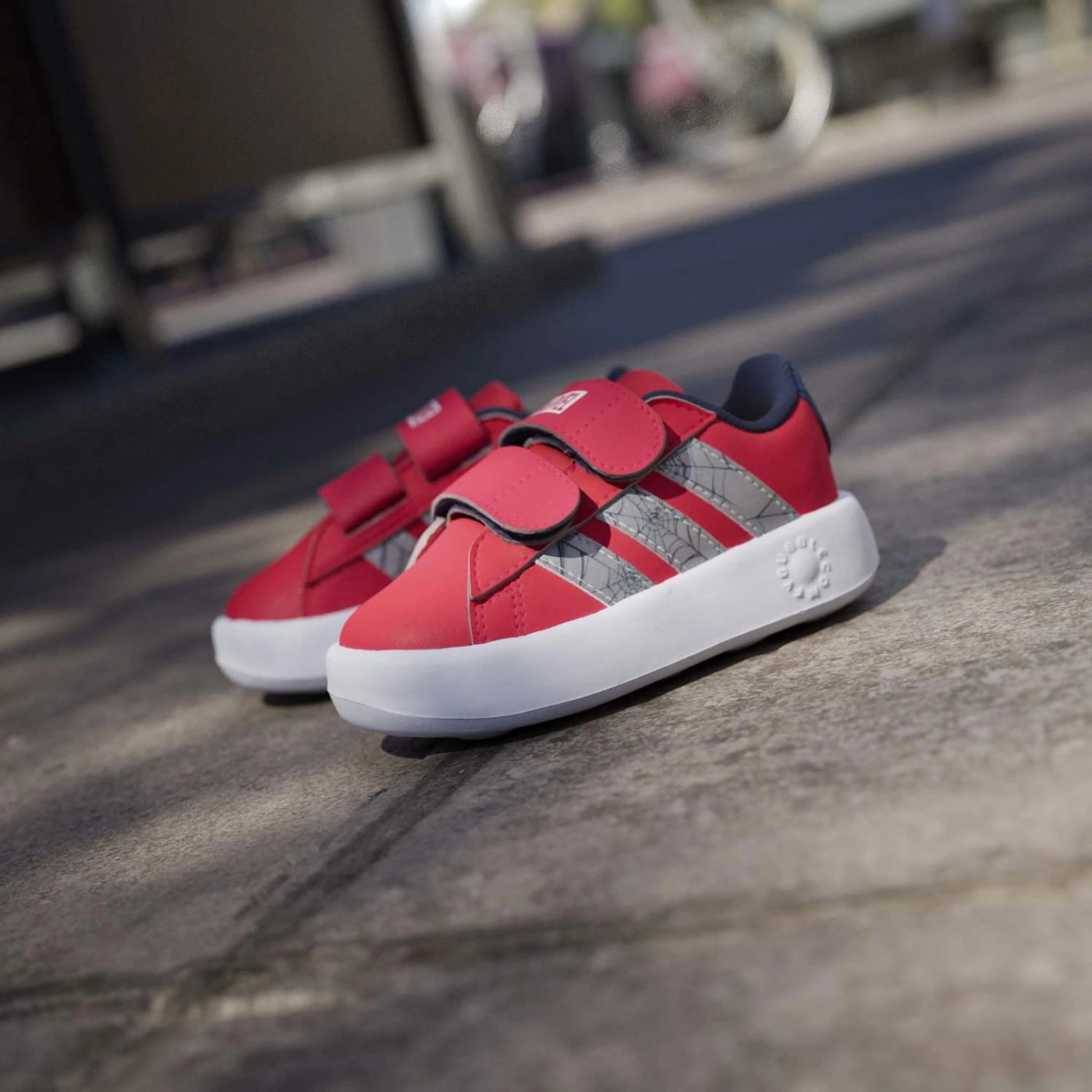 ZAPATILLAS NIÑO ADIDAS URBANAS MARVEL SPIDER-MAN VL COURT 3.0 - 4