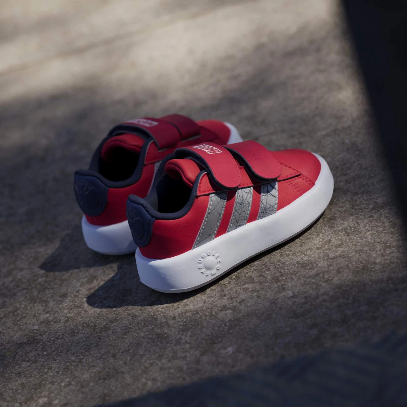 ZAPATILLAS NIÑO ADIDAS URBANAS MARVEL SPIDER-MAN VL COURT 3.0 - 6