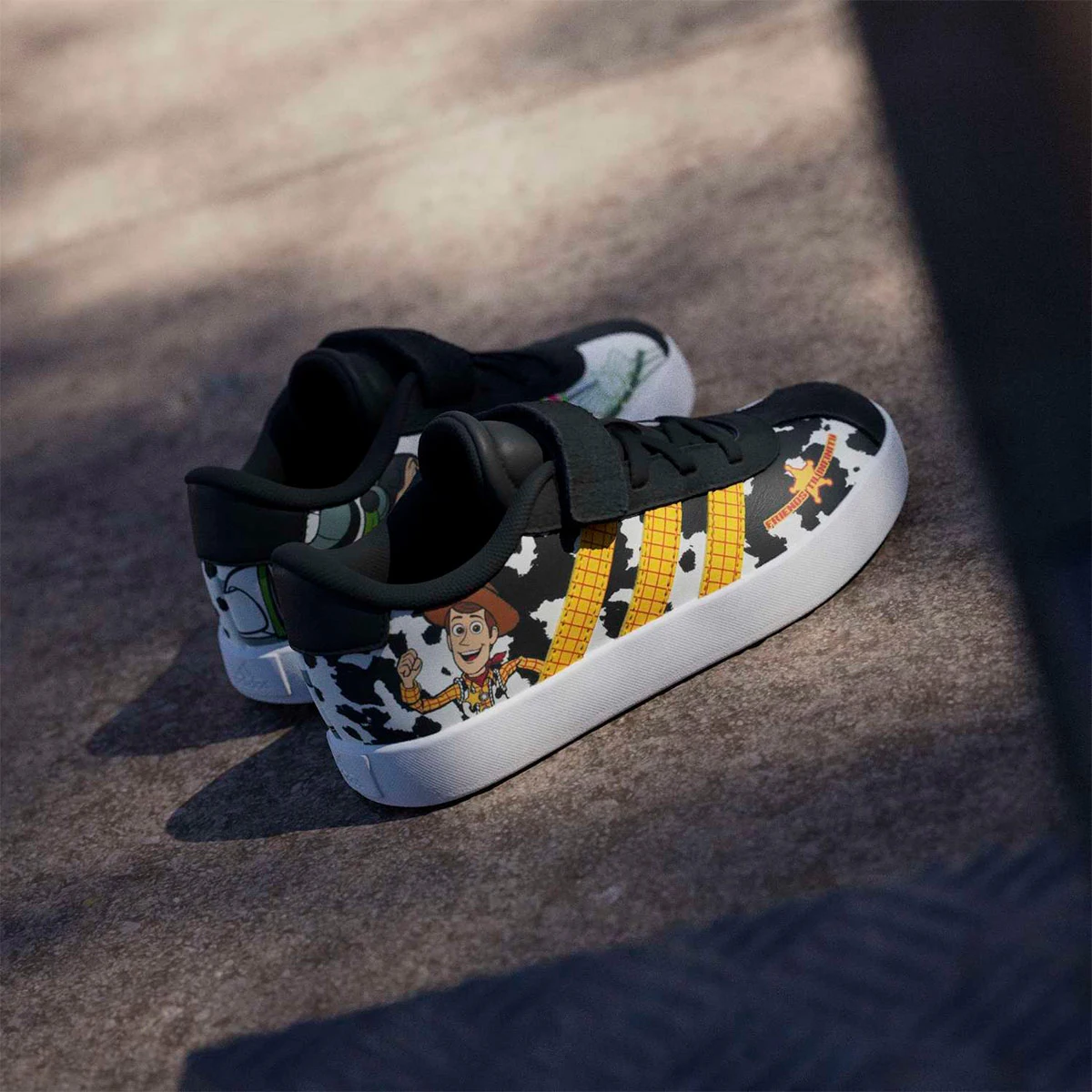 ZAPATILLAS NIÑO ADIDAS URBANAS VL COURT 3.0 PIXAR TOY STORY CUERO - 3