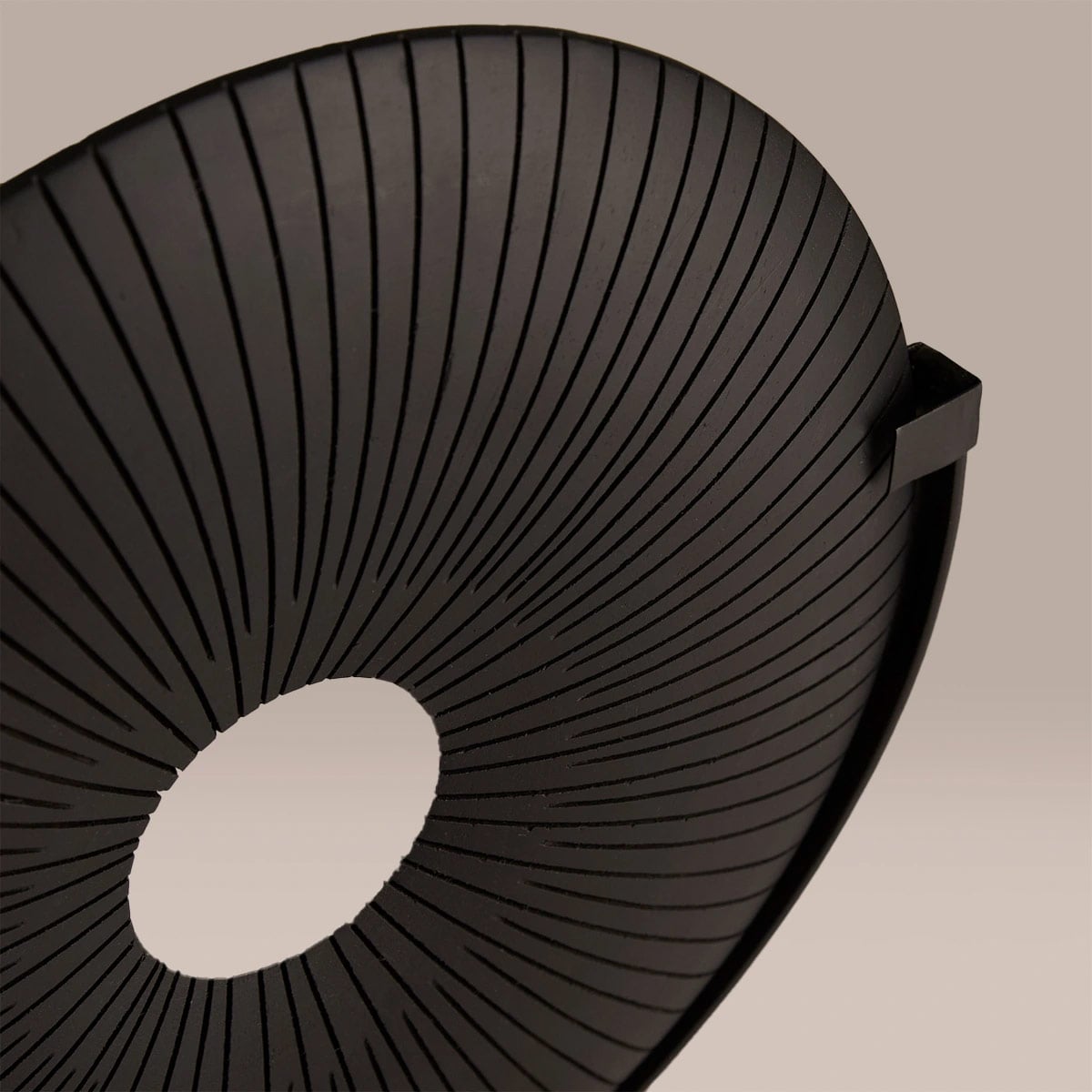 FIGURA CIRCULAR MAISON LINETT NEGRA 35.5CM - 3