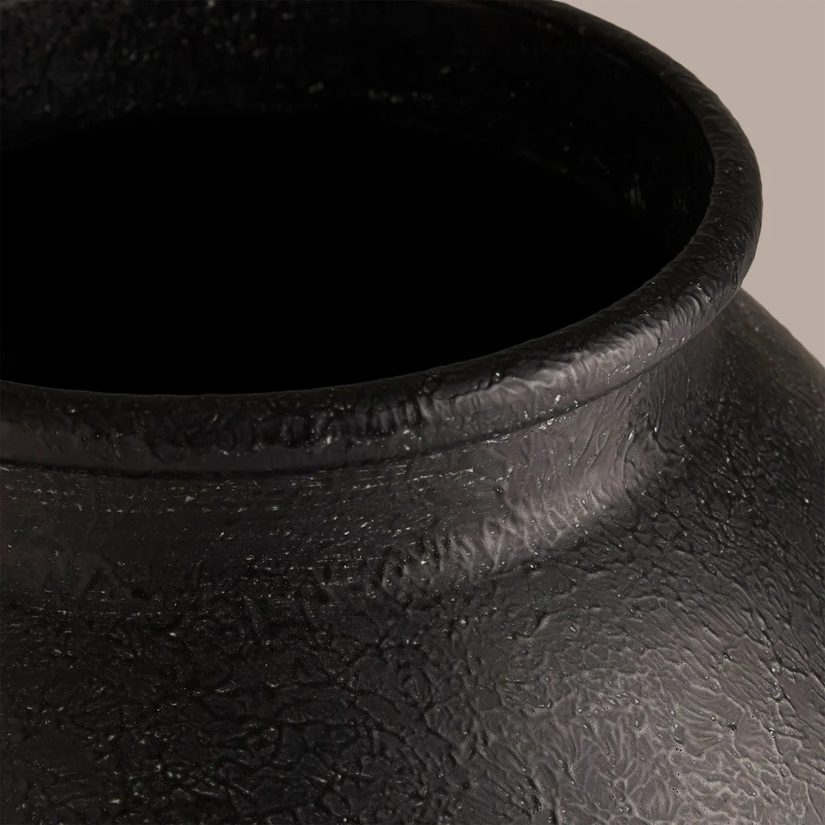 JARRÓN MAISON LINETT FRANJA NEGRO 28.5CM - 3