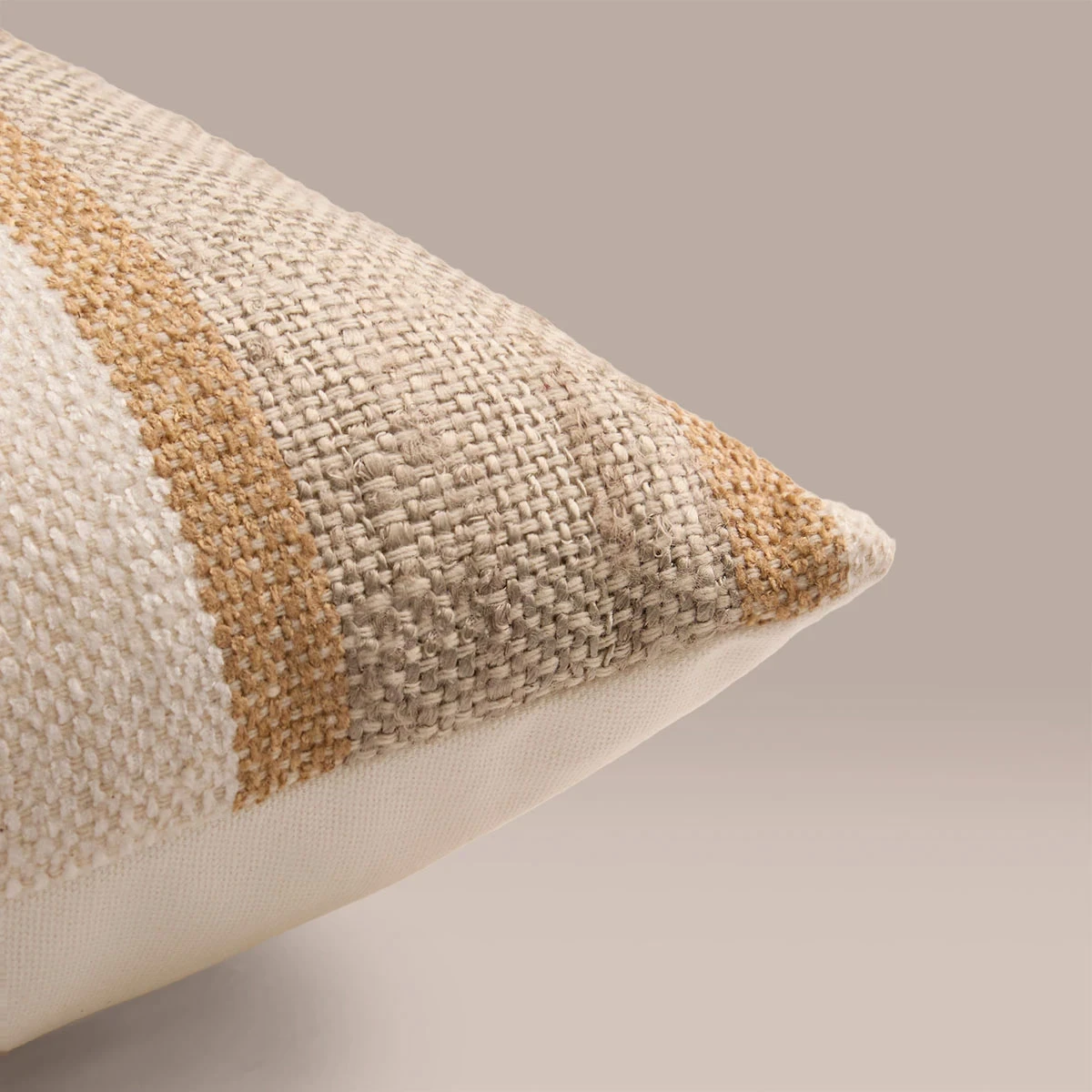 COJIN MAISON LINETT CRUDO LINEAS GRUESAS 50X50 MAISON - 3
