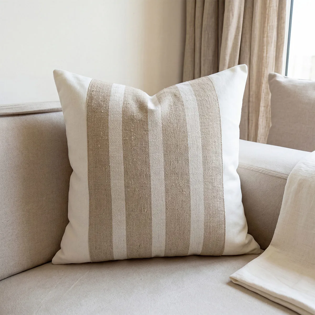 COJIN MAISON LINETT MEDITERRANEO LINEAS 50X50 CM BEIGE - 1