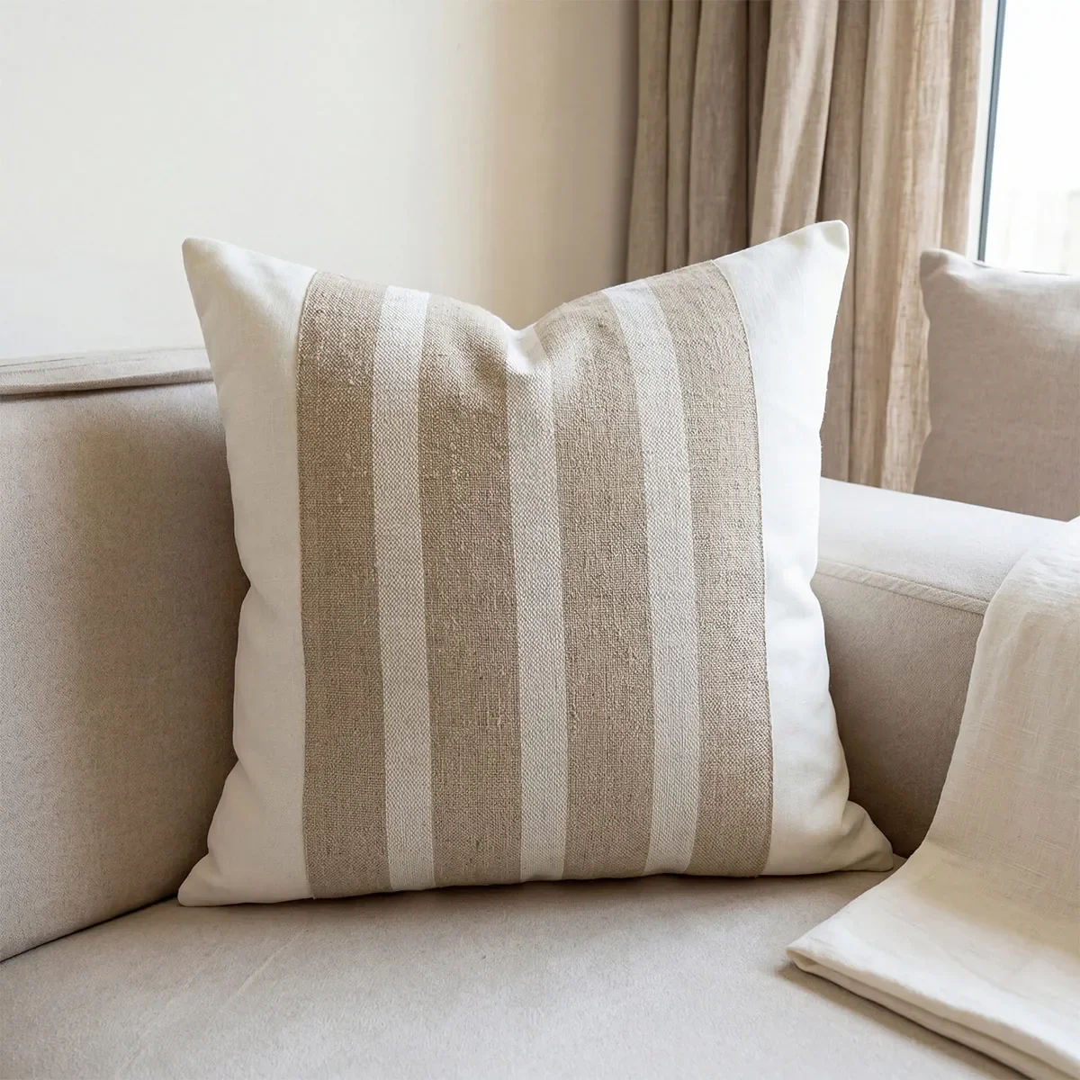 COJIN MAISON LINETT MEDITERRANEO LINEAS 50X50 CM BEIGE - 1