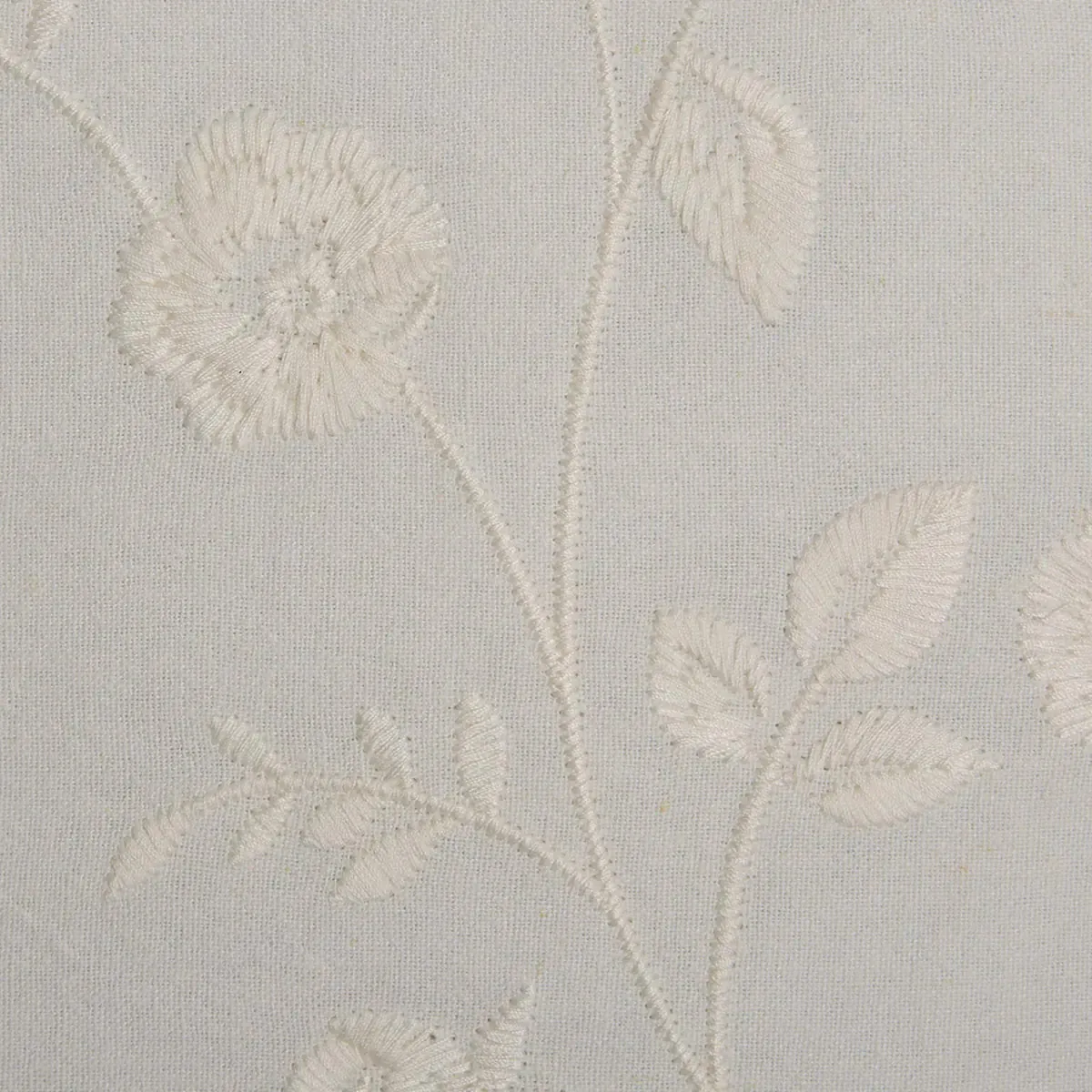 COJÍN RIPLEY HOME FLORES 43X43 CM BLANCO - 3