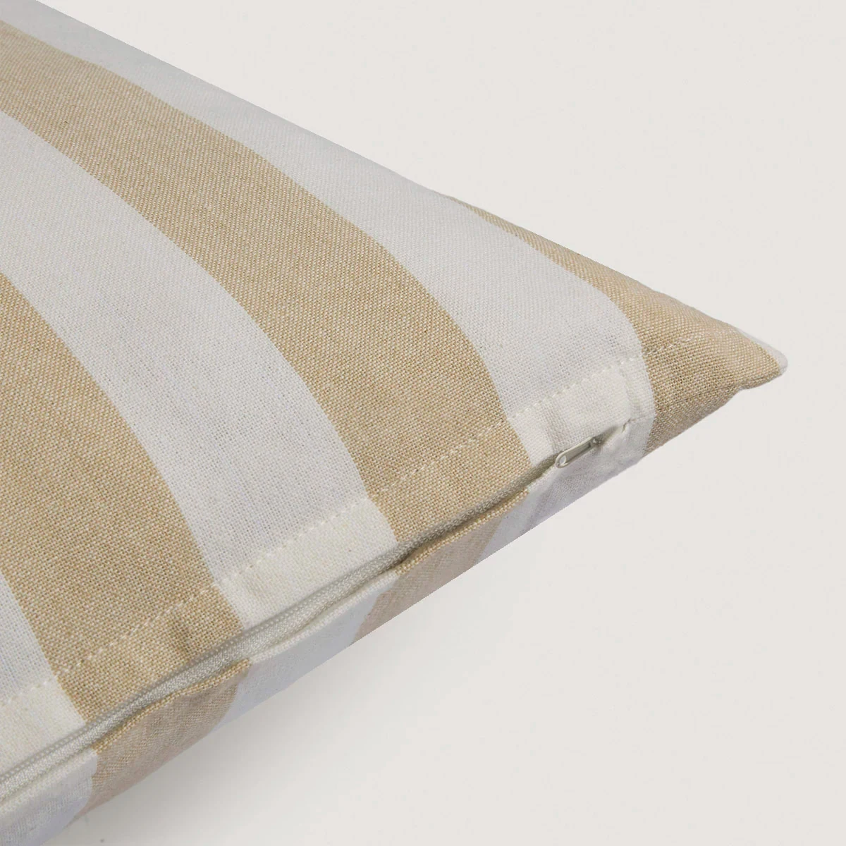 COJÍN RIPLEY HOME LÍNEAS 50X50 CM TAUPE - 3