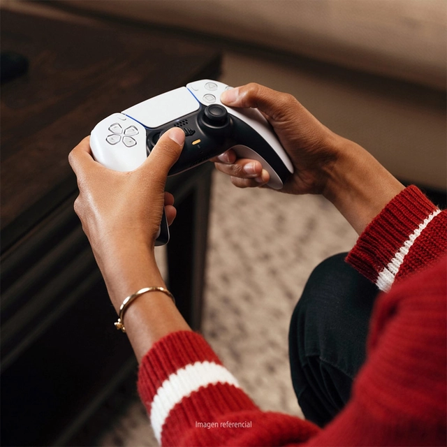 CONSOLA PS5 SLIM STANDARD + 2 JUEGOS GT 7 & ASTRO BOT - 9