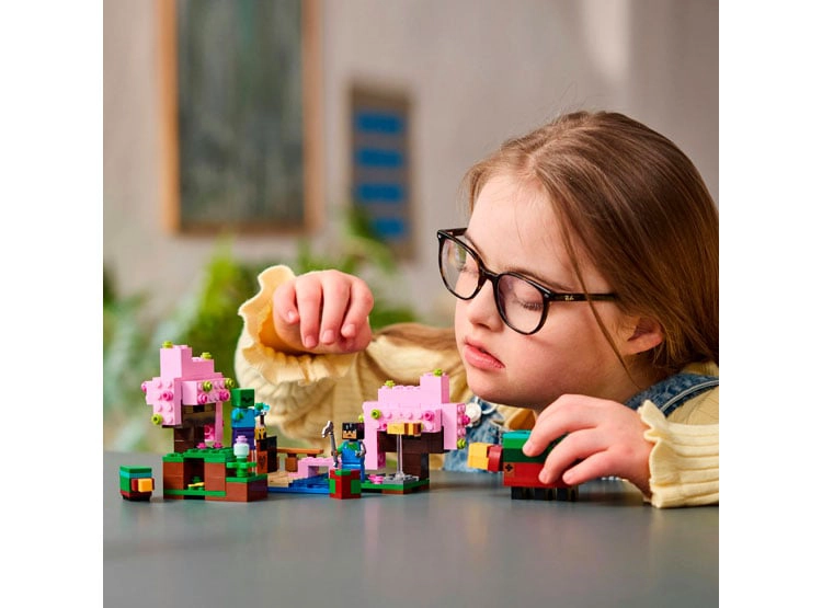 BLOQUES CONSTRUCCIÓN LEGO 21260 MINECRAFT EL JARDIN DE CEREZOS EN FLOR - 5