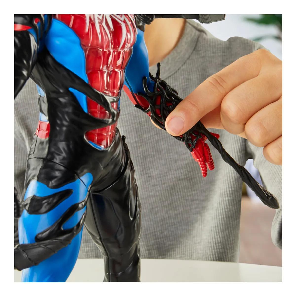 FIGURA ACCIÓN MARVEL SPIDERMAN VENOMVERSUS TRANSFORMACIÓN LÍQUIDA - 11