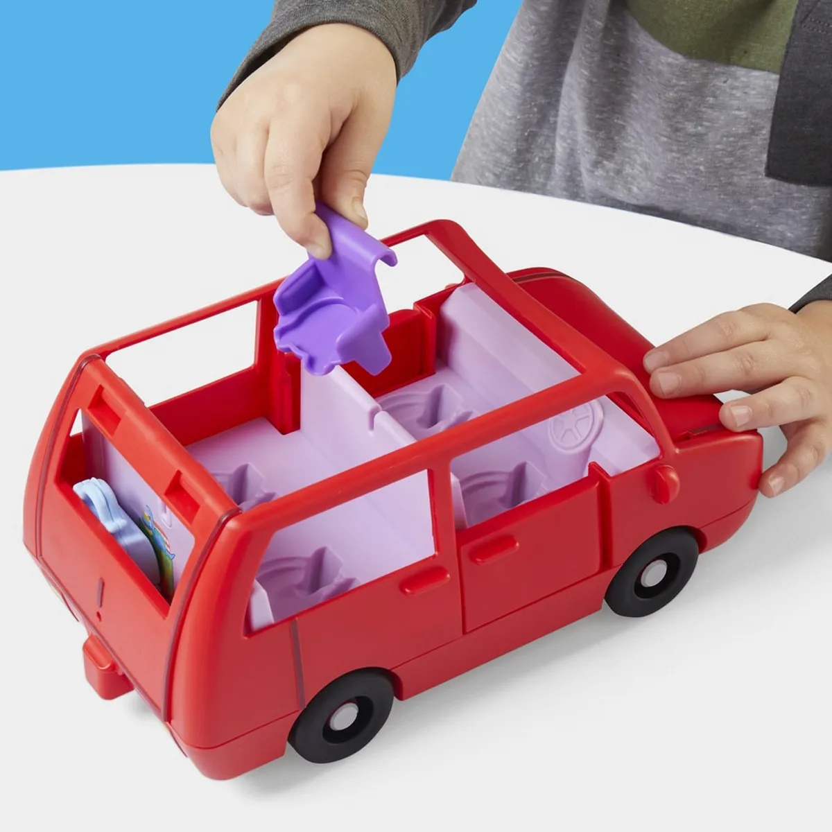 MUÑECA PEPPA PIG EL GRAN AUTO DE LA FAMILIA DE PEPPA - 12