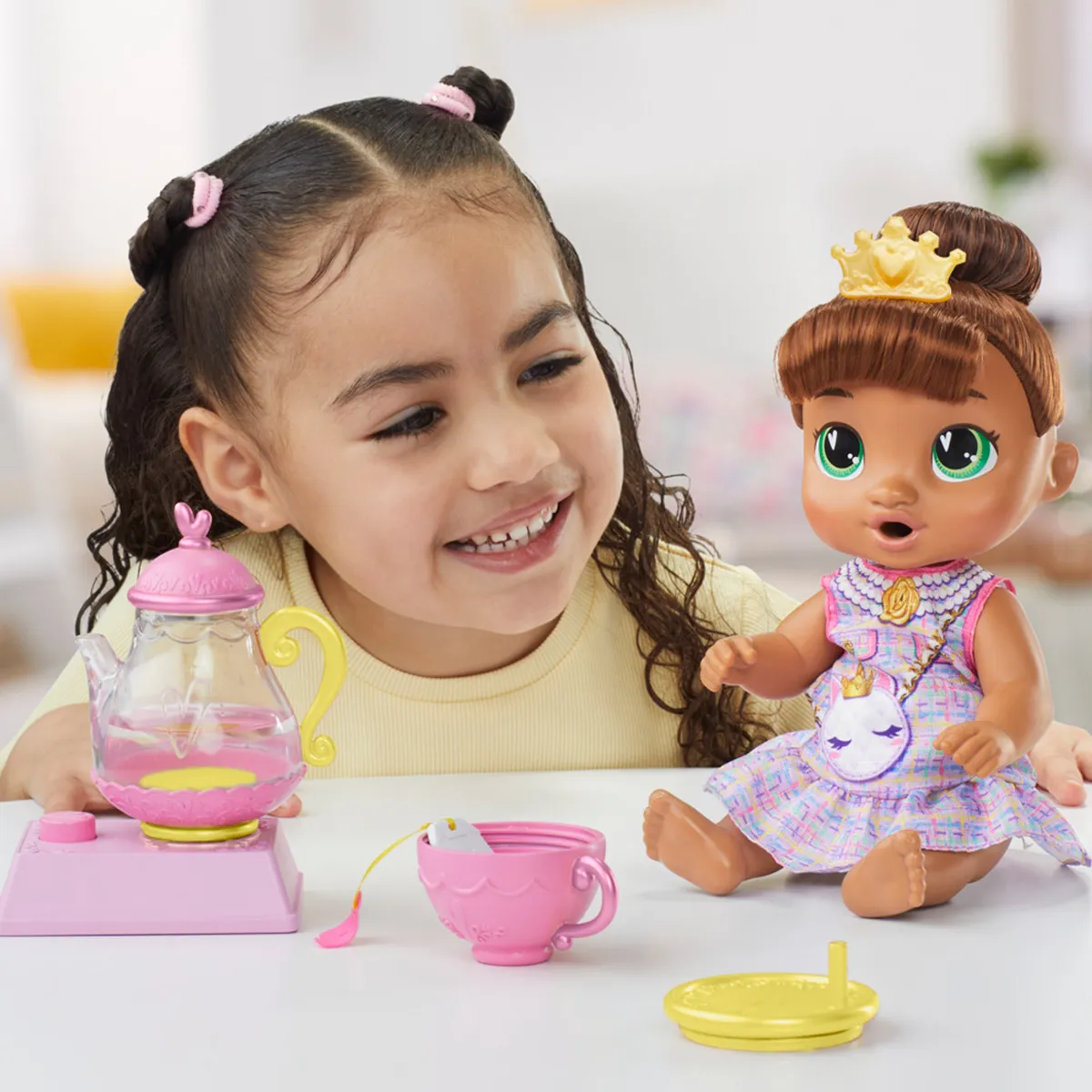 MUÑECA BABY ALIVE FIESTA DE TE BURBUJEANTE SOPHIA SPARKLE - 2