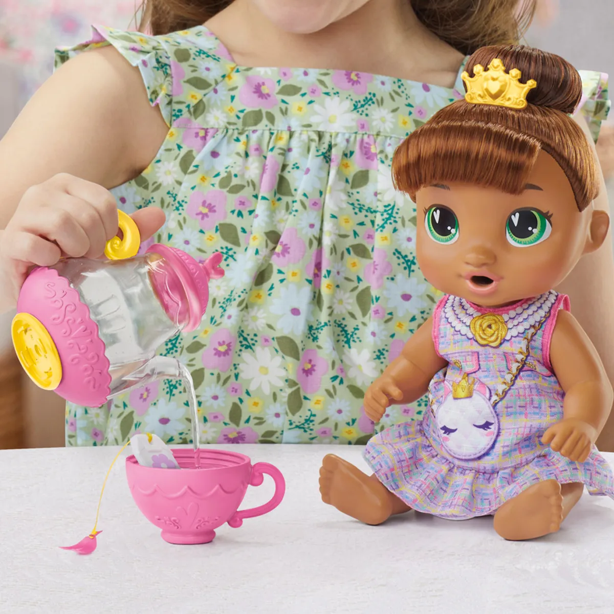 MUÑECA BABY ALIVE FIESTA DE TE BURBUJEANTE SOPHIA SPARKLE - 5
