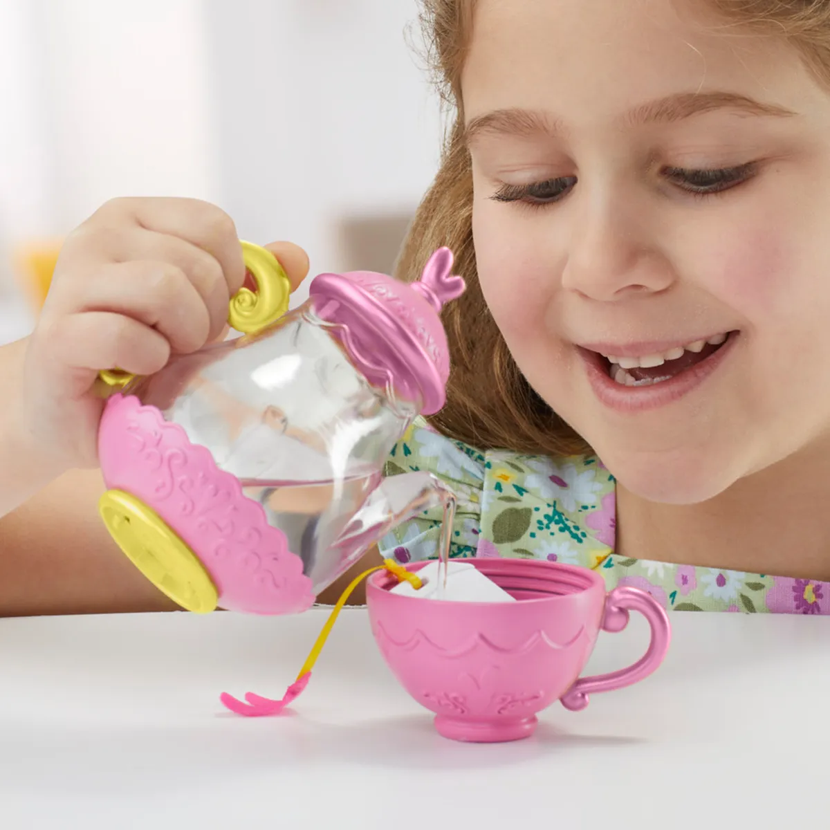 MUÑECA BABY ALIVE FIESTA DE TE BURBUJEANTE SOPHIA SPARKLE - 9