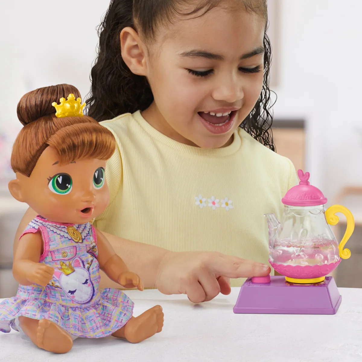 MUÑECA BABY ALIVE FIESTA DE TE BURBUJEANTE SOPHIA SPARKLE - 10