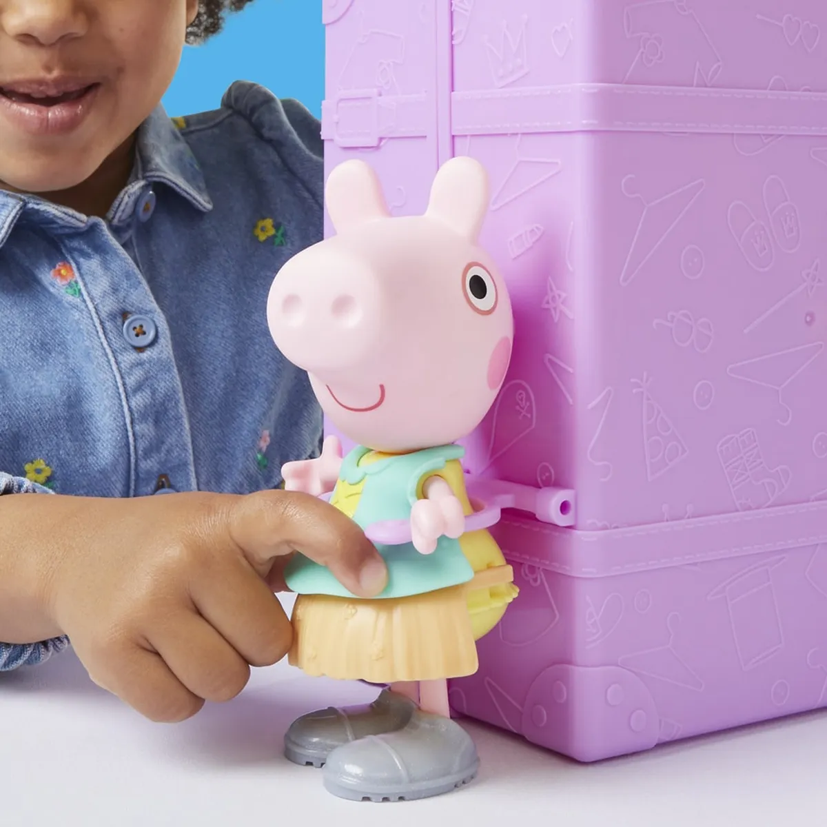 MUÑECA PEPPA PIG EL ARMARIO DE PEPPA - 11