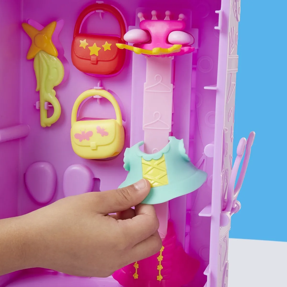 MUÑECA PEPPA PIG EL ARMARIO DE PEPPA - 15