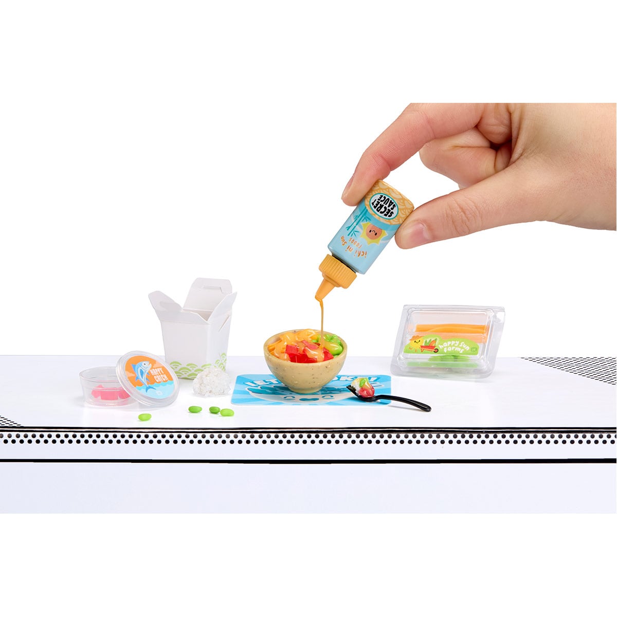 CÁPSULA COLECCIONABLE MGA'S MINIVERSE - MAKE IT MINI FOOD CAFE S6 SURTIDO - 2