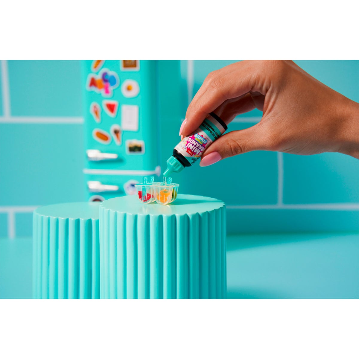 REFRIGERADORA CON LUZ MINI BRANDS - 9