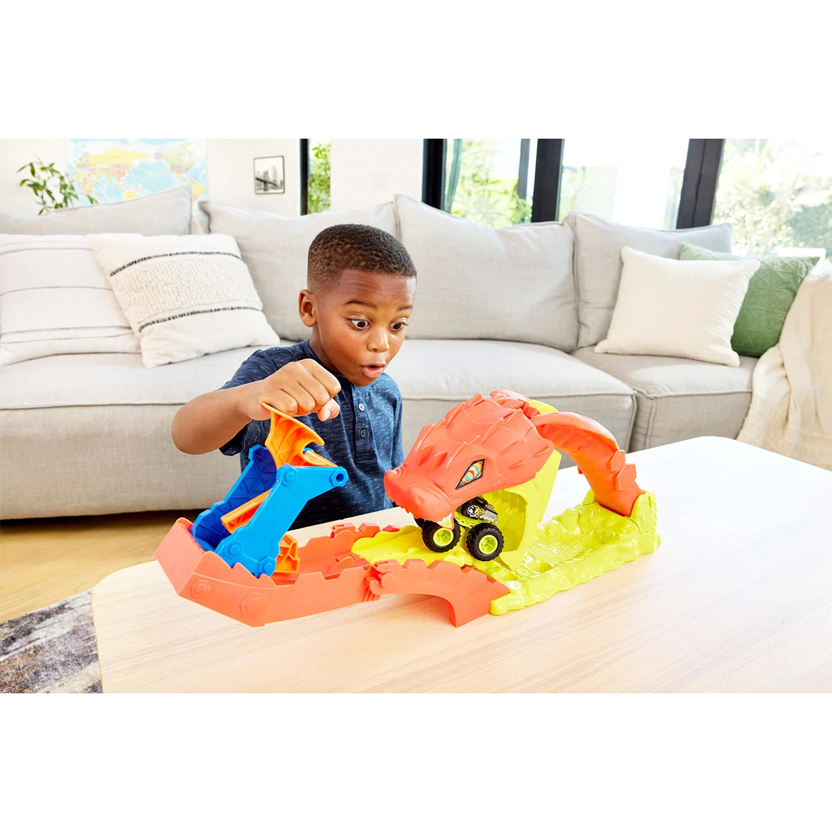 PISTA DE AUTOS HOT WHEELS MONSTER TRUCKS MORDIDA DE SERPIENTE - 11