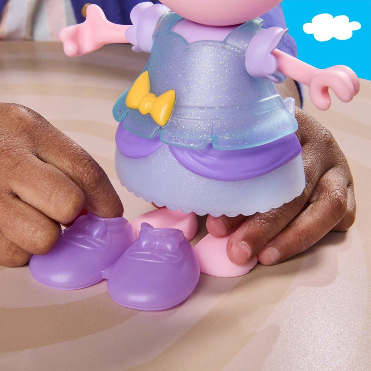 MUÑECA PEPPA PIG TRES CERDITOS VESTIDOS CON ESTILO - 11