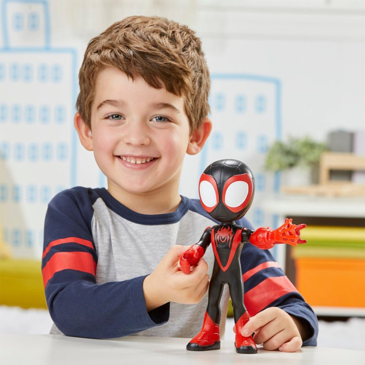 FIGURA DE ACCIÓN SPIDEY & HIS AMAZING FRIENDS SUPERSIZED MILES MORALES - 4