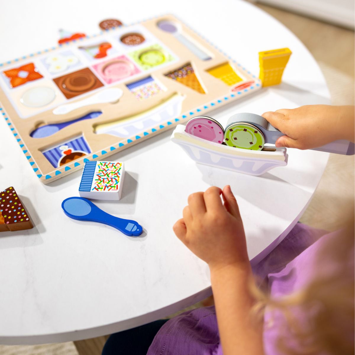 JUEGO DE MESA MELISSA & DOUG SET MAGNETICO CREACION DE HELADOS - 4