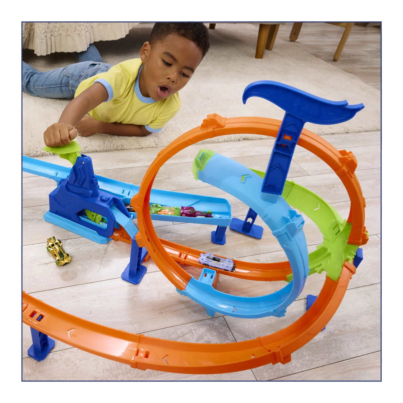 PISTA DE JUGUETE HOT WHEELS ACROBACIAS LANZA Y CHOCA - 5