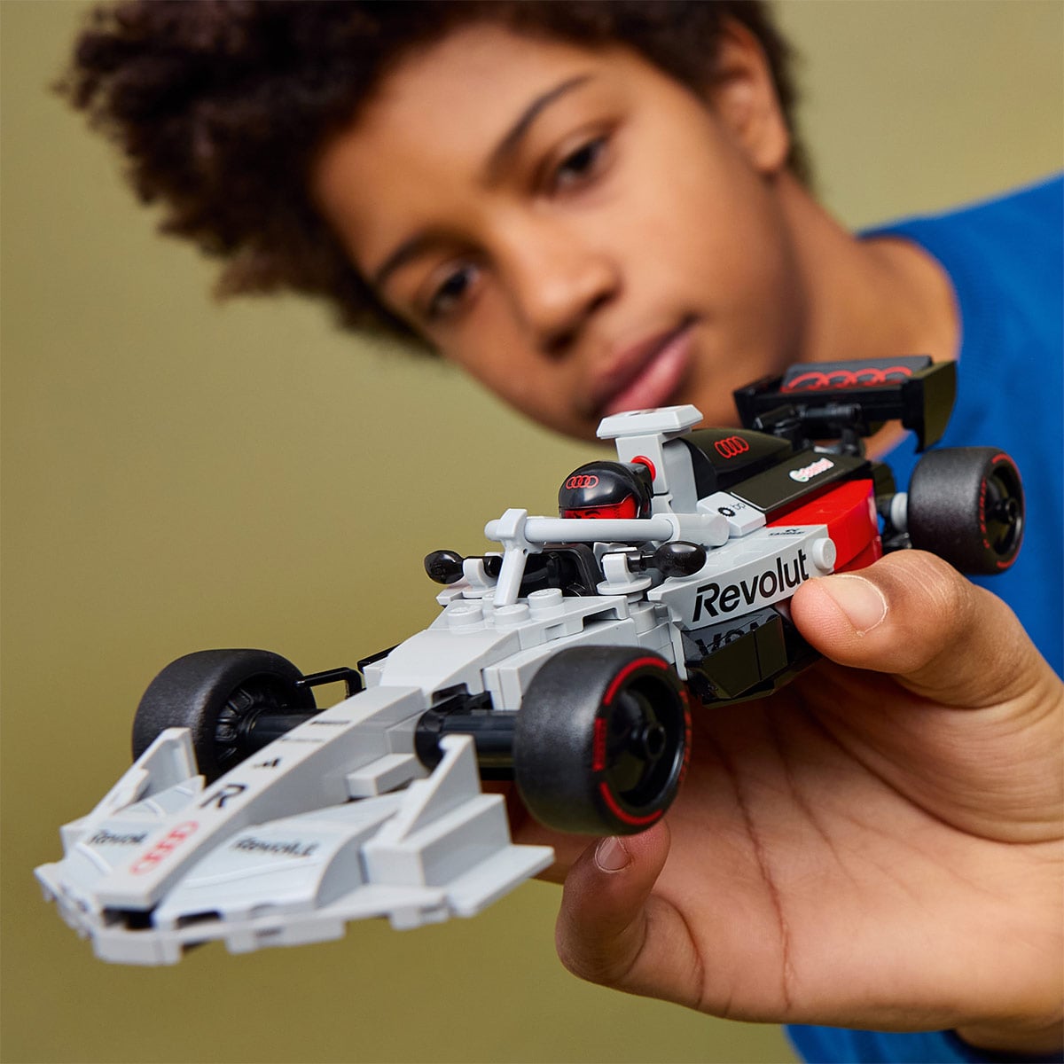 BLOQUES DE CONSTRUCCIÓN LEGO COCHE DE CARRERAS AUDI REVOLUT F1 TEAM R26 - 2