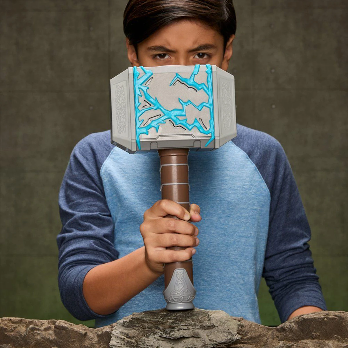 MARTILLO ATRONADOR DE THOR MARVEL AVENGERS: DOOMSDAY - 12