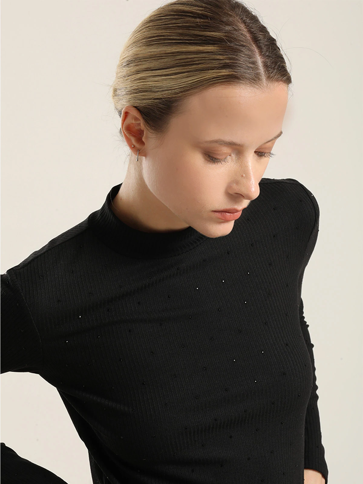 POLERA MUJER LIOLA STRASS CUELLO SUBIDO - 5