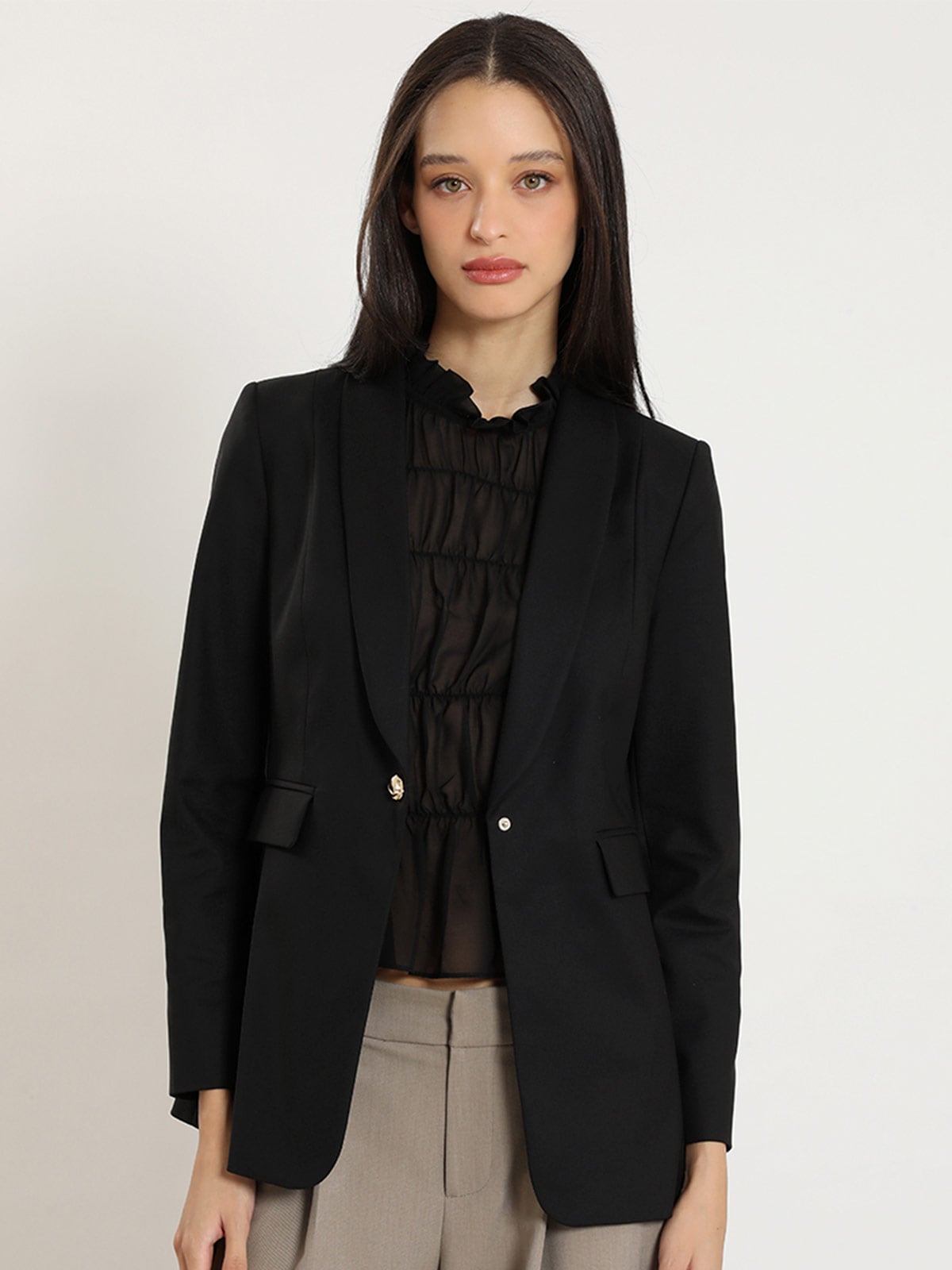 BLAZER MUJER LIOLA ENTALLADO CUELLO SMOKING - 1