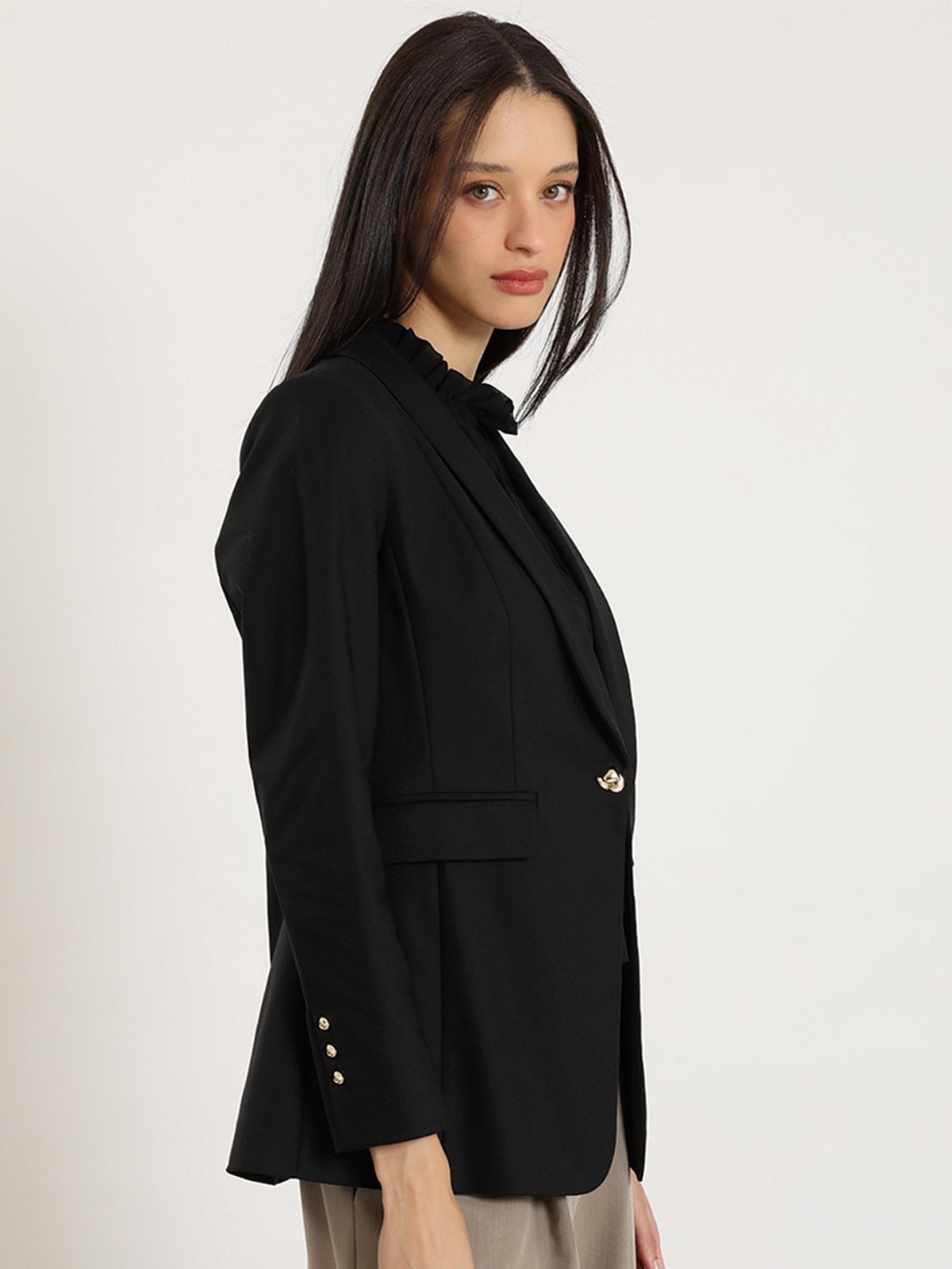 BLAZER MUJER LIOLA ENTALLADO CUELLO SMOKING - 4