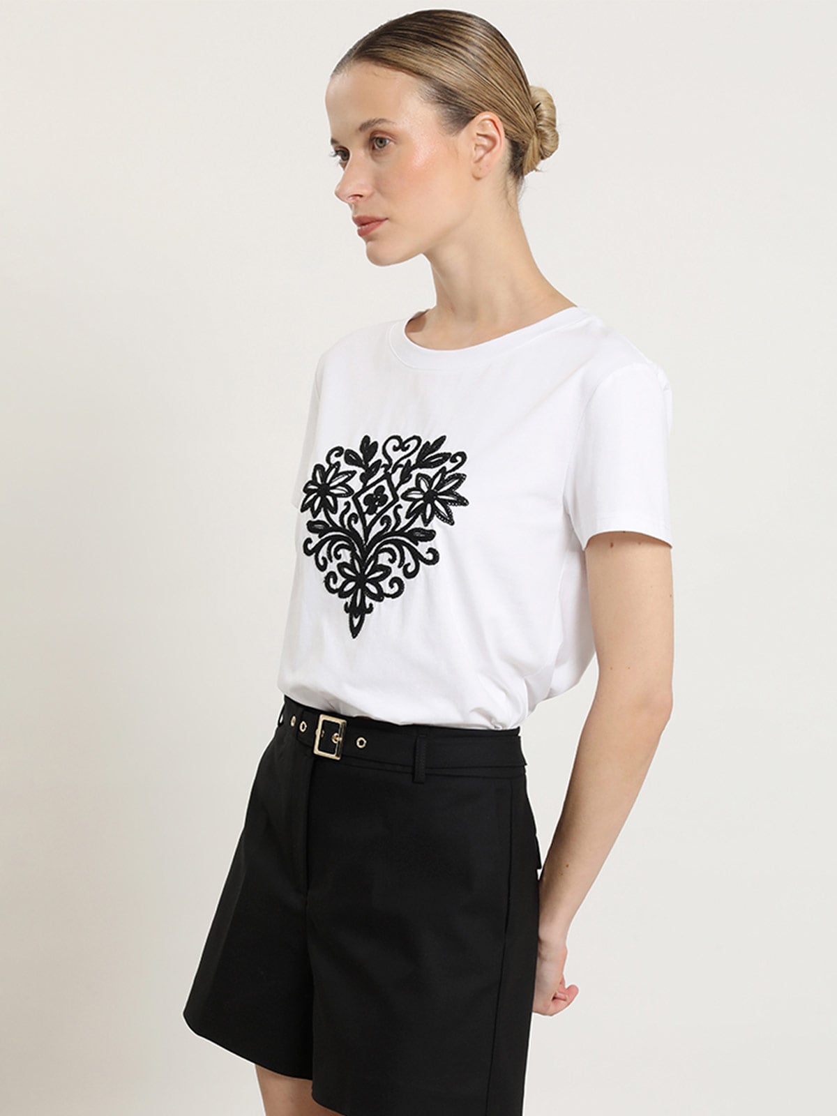 SHORT RECTO MUJER LIOLA ROMÁNTICO - 2