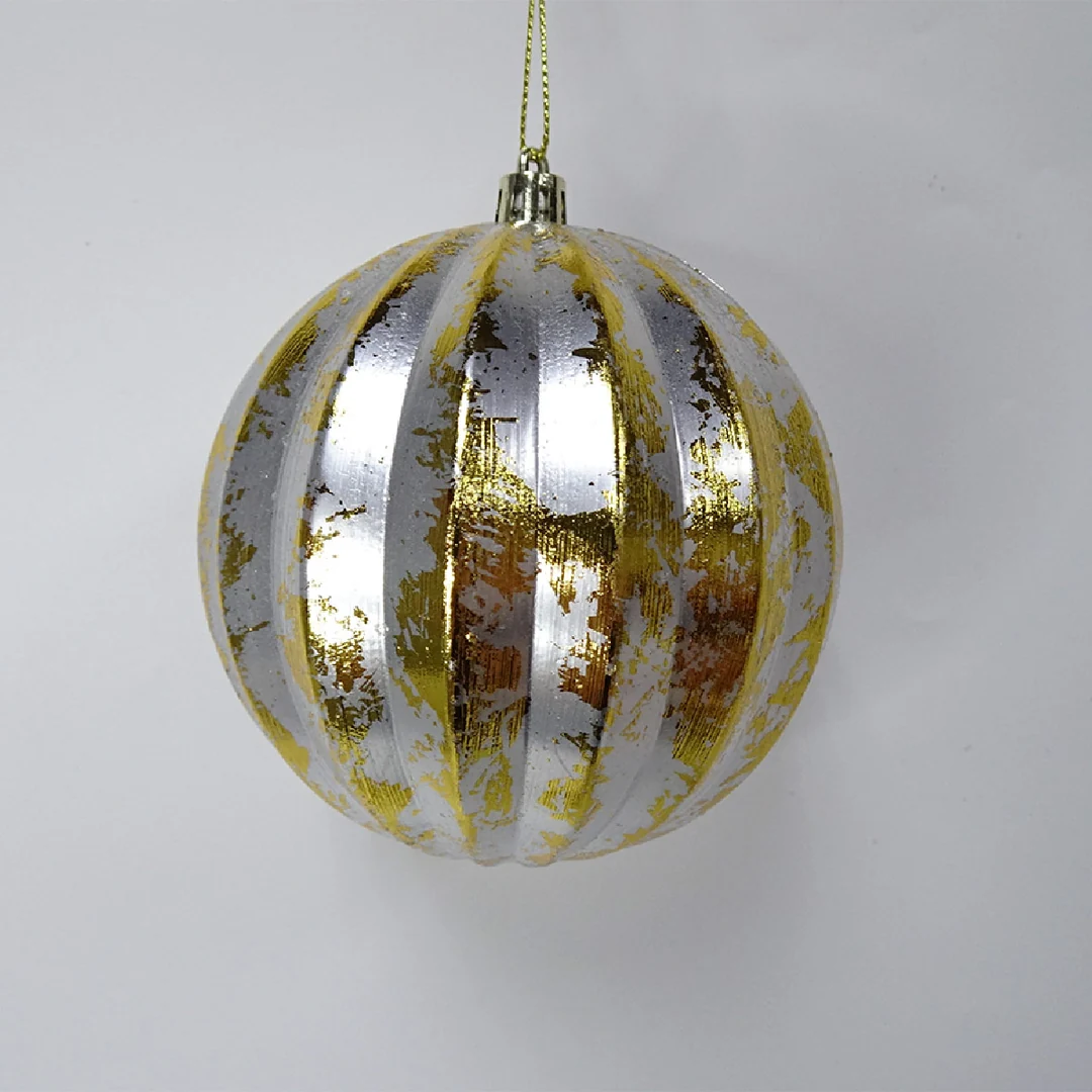 ADORNO NAVIDEÑO PARA ÁRBOL RIPLEY HOME ESFERA ACANALADA METALICA 10 CM - 1