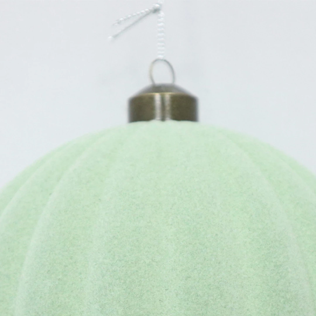 ADORNO NAVIDEÑO PARA ÁRBOL RIPLEY HOME ESFERA ACANALADA 15 CM - 2