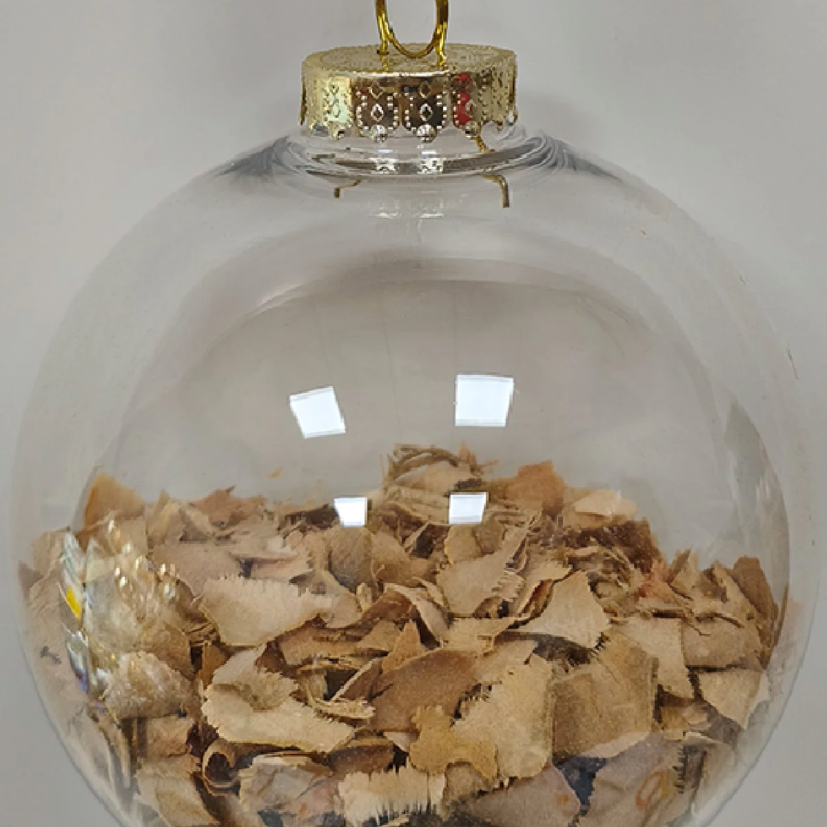 ADORNO NAVIDEÑO PARA ÁRBOL RIPLEY HOME ESFERA TRANSPARENTE ASERRÍN 15 CM - 2