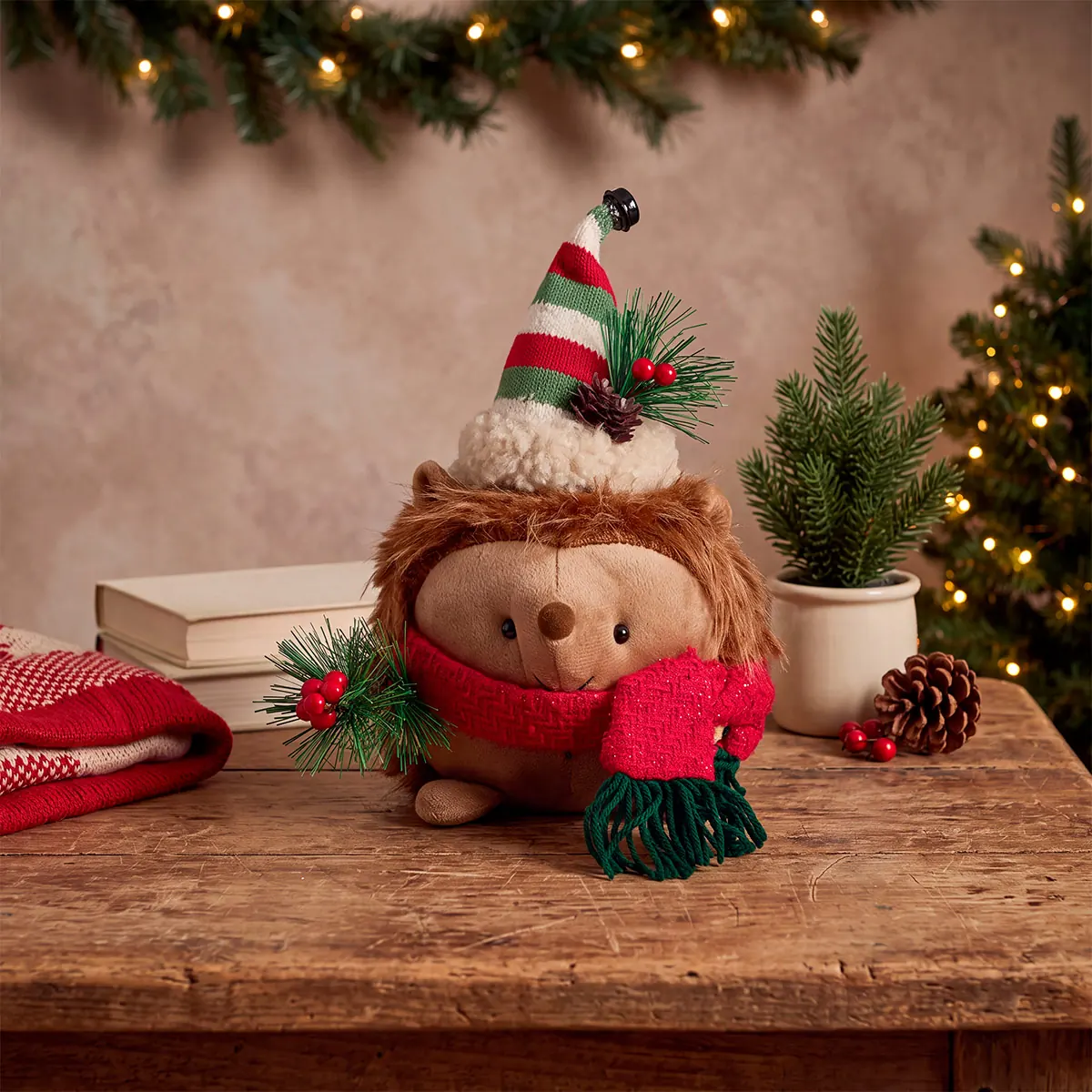 MUÑECO NAVIDEÑO RIPLEY HOME PUERCOESPIN 28 CM - 1