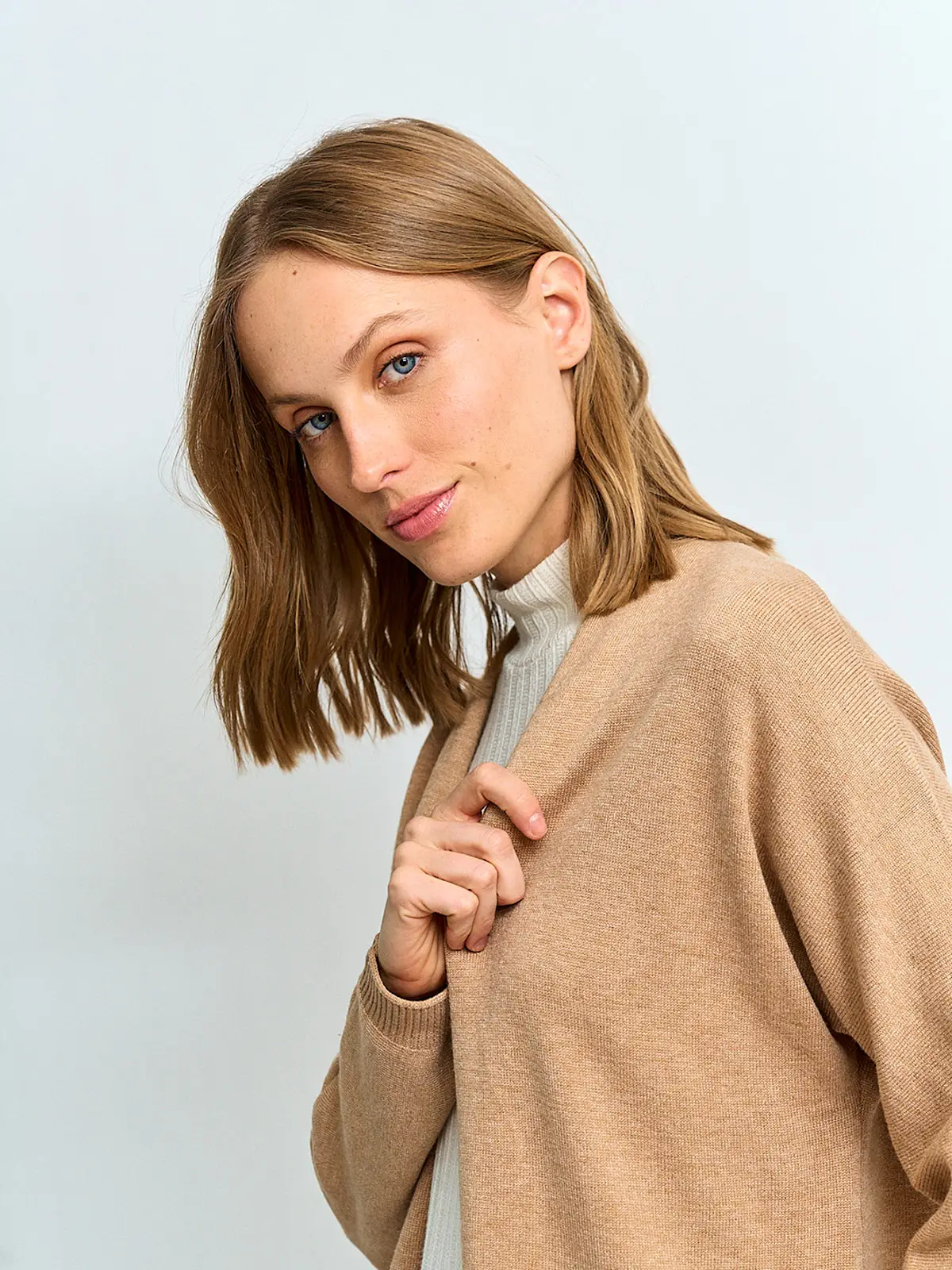 CARDIGAN MUJER AZIZ LÍNEA - 3