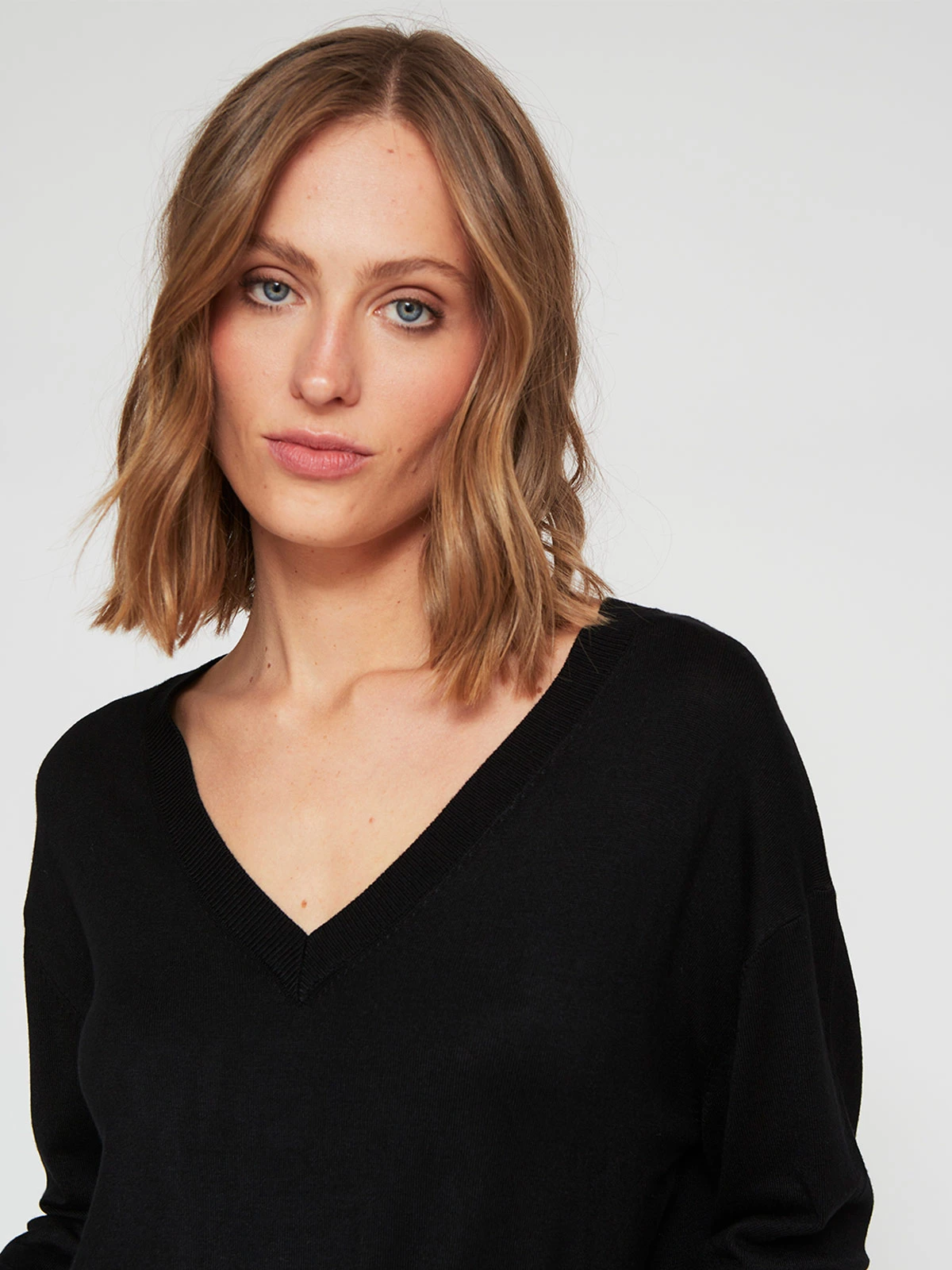 SWEATER MUJER MARQUIS CUELLO EN V - 4