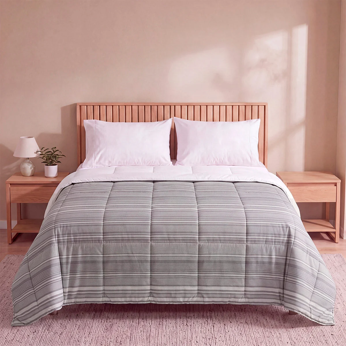 EDREDÓN RIPLEY HOME MICROFIBRA QUEEN URBAN STRIPES GRIS - 1