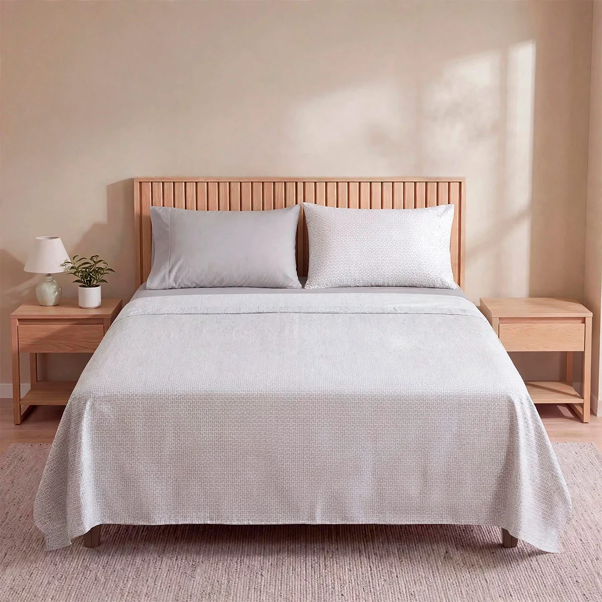 SET DE SÁBANAS RIPLEY HOME ESTAMPADA LISA 4 SHAMS 2 PLAZAS GEO GRIS - 1