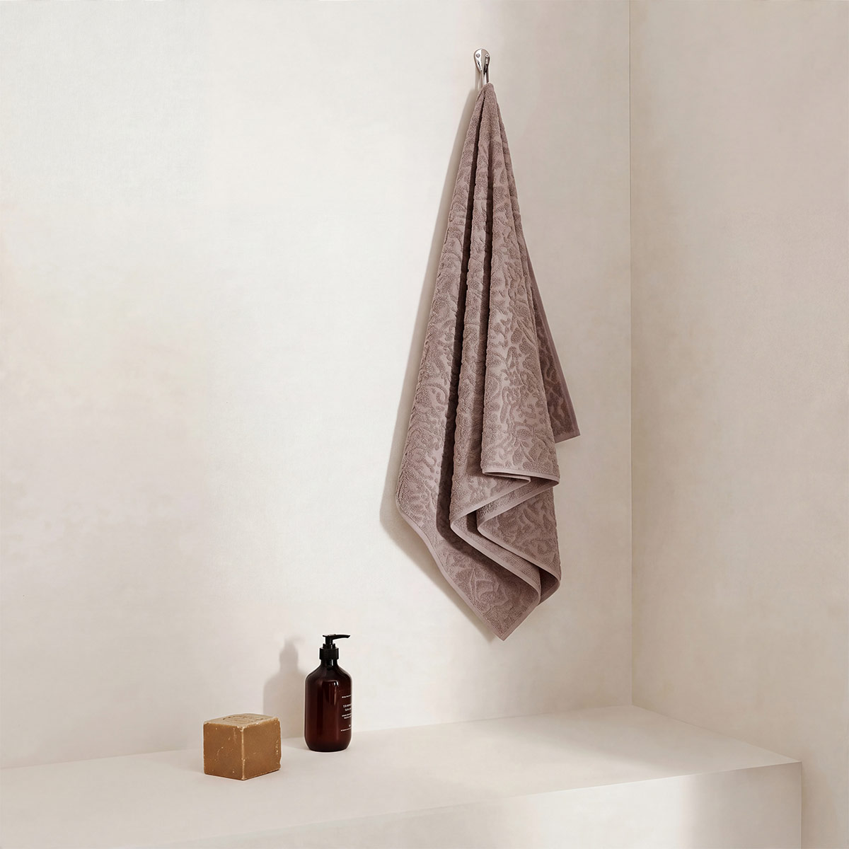 TOALLA DE BAÑO RIPLEY HOME JACQUARD 70X140 CM ROSADO  - 1