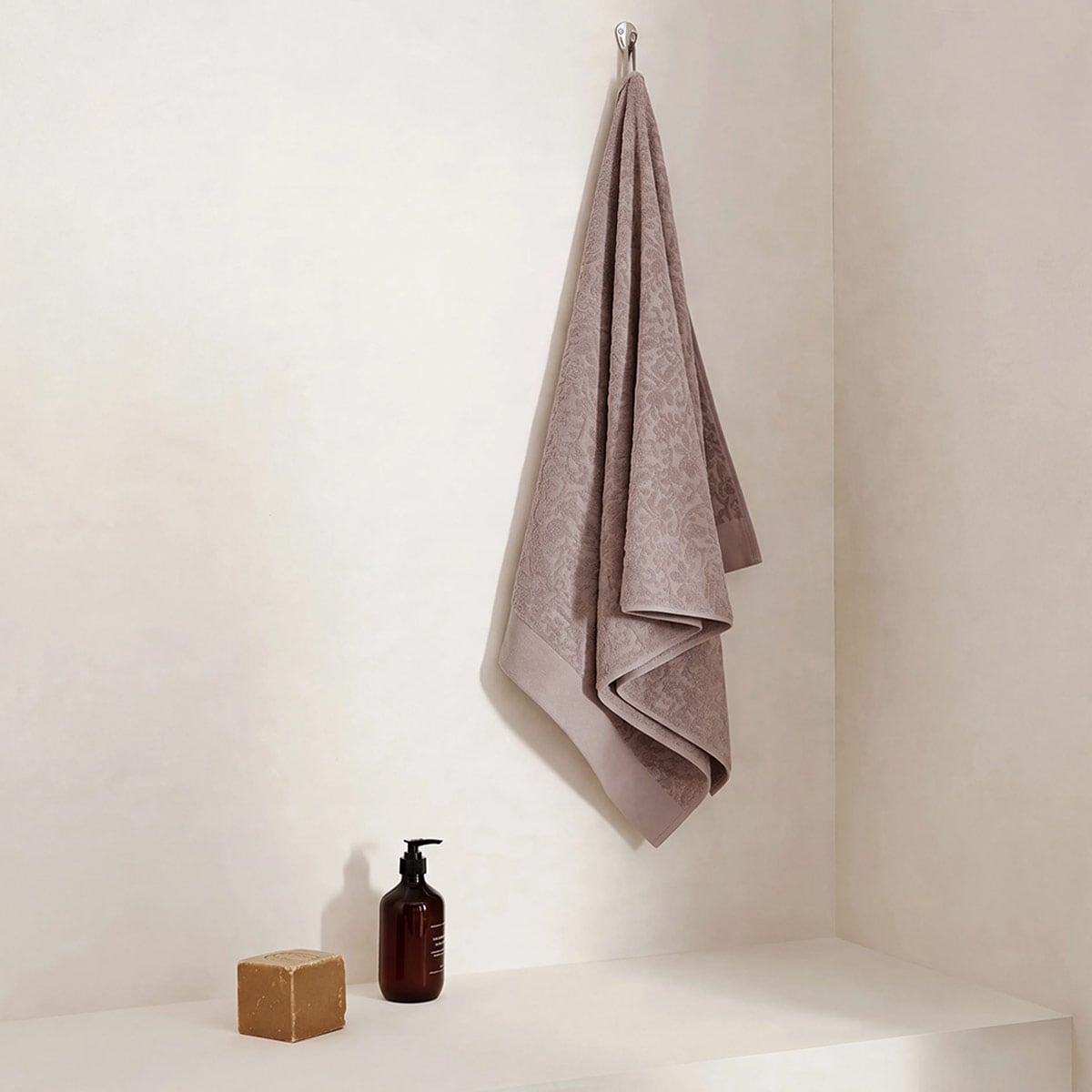 TOALLA DE BAÑO RIPLEY HOME JACQUARD 100X160 CM ROSADO  - 1