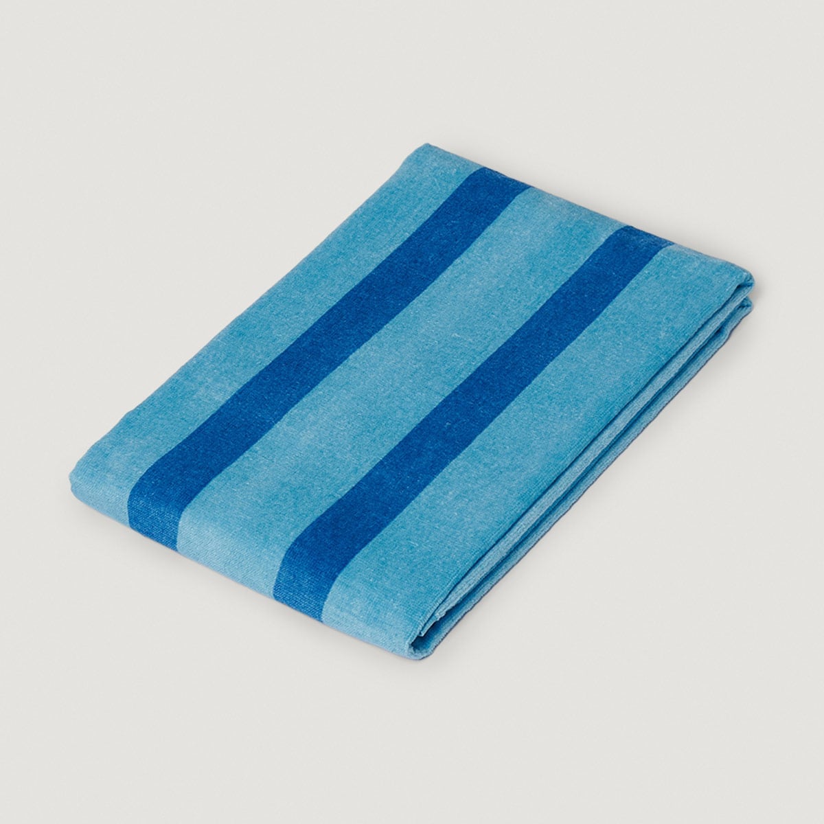TOALLA DE PLAYA RIPLEY HOME VELOUR LÍNEAS OSCURAS AZUL - 4