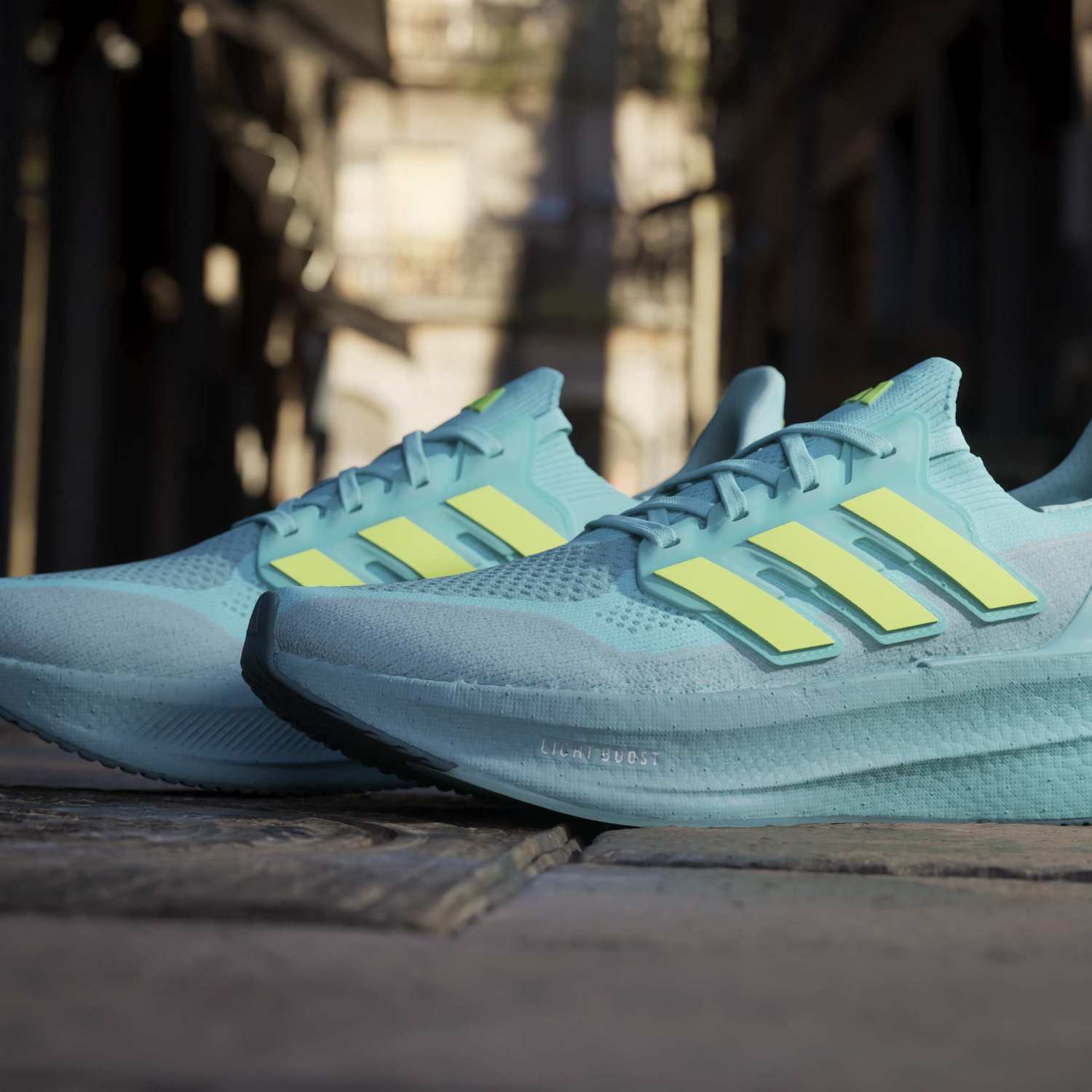 ZAPATILLAS MUJER RUNNING ULTRABOOST 5 - 8