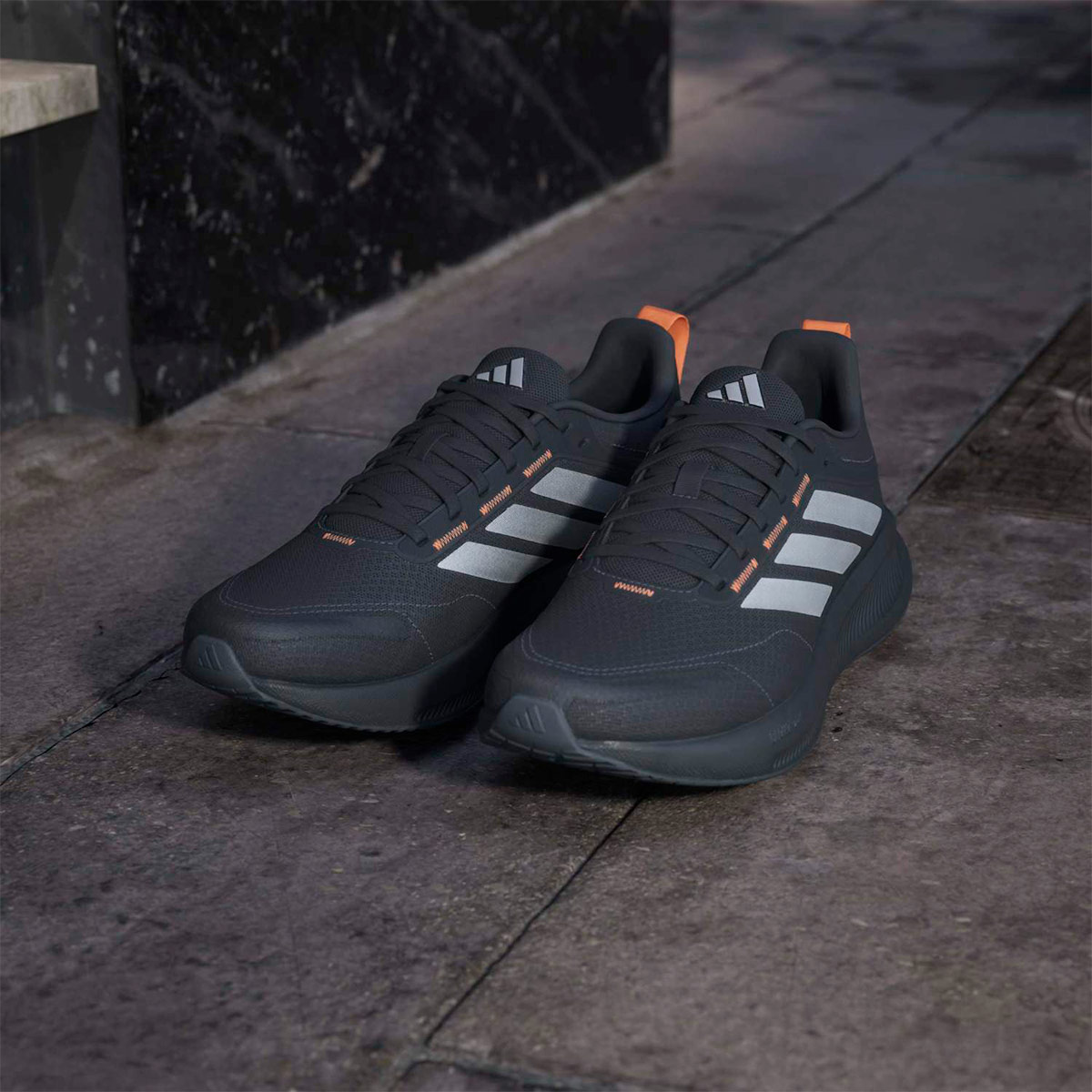 ZAPATILLAS HOMBRE ADIDAS RUNNING GRIS RUNBLAZE - 2