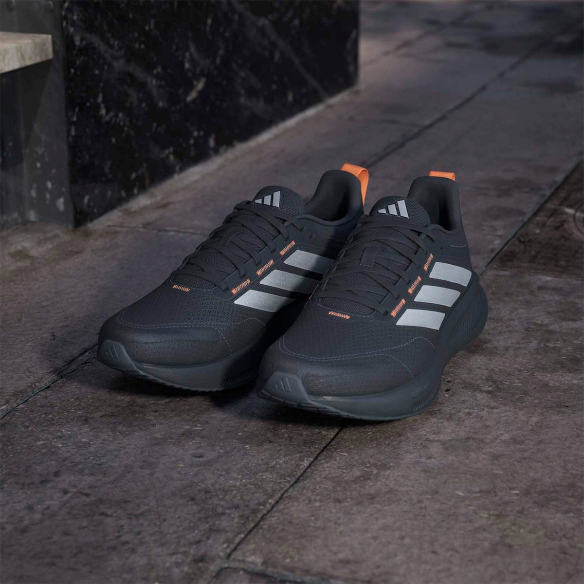ZAPATILLAS HOMBRE ADIDAS RUNNING GRIS RUNBLAZE - 2
