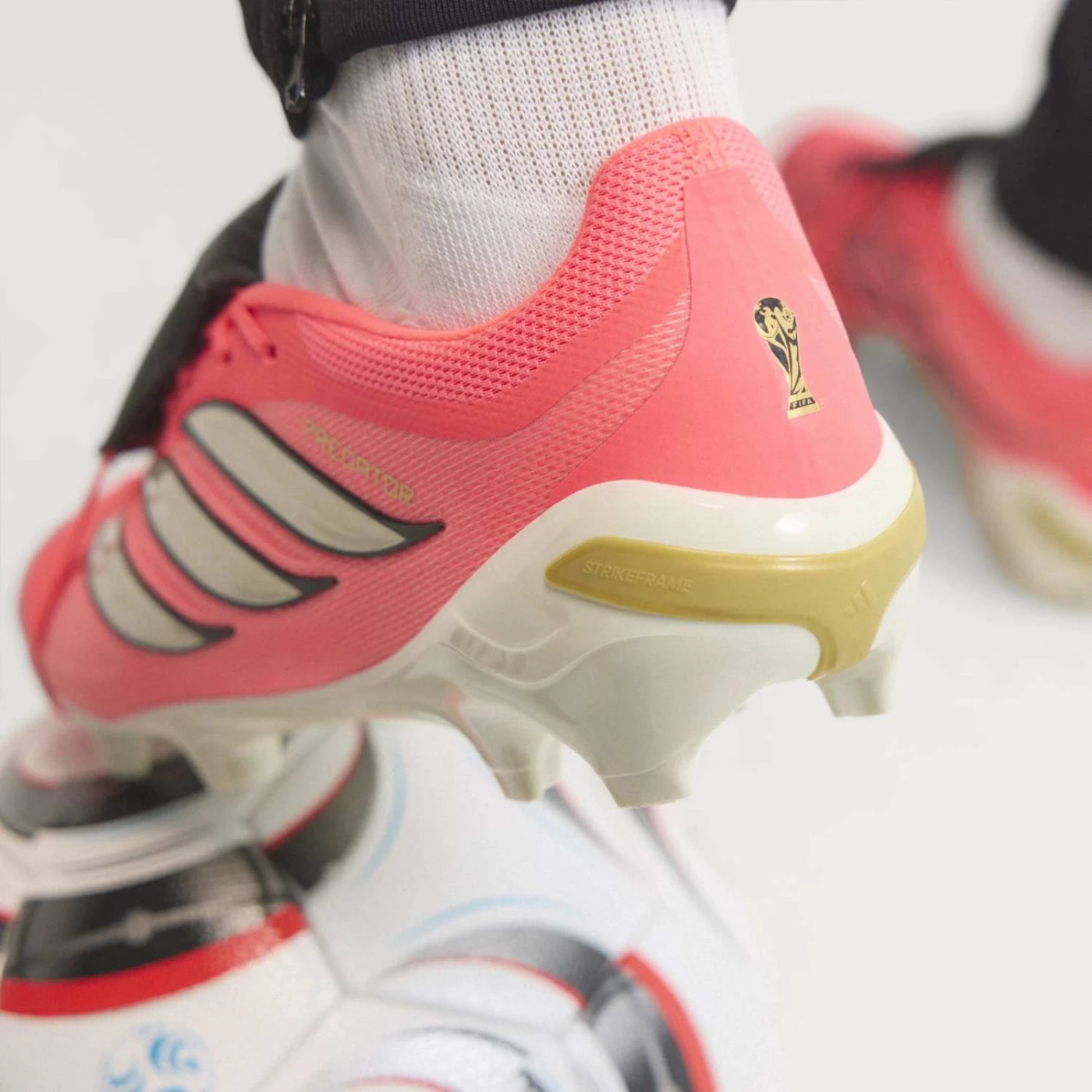 CHIMPUNES PREDATOR LEAGUE LENGÜETA PLEGABLE TERRENO FIRME HOMBRE ADIDAS - 15