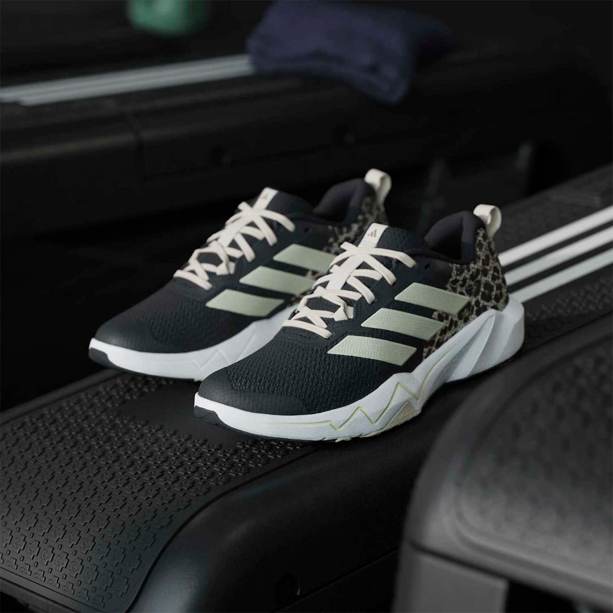ZAPATILLAS MUJER ADIDAS CROSS TRAINING NEGRO RAPIDMOVE GO - 2