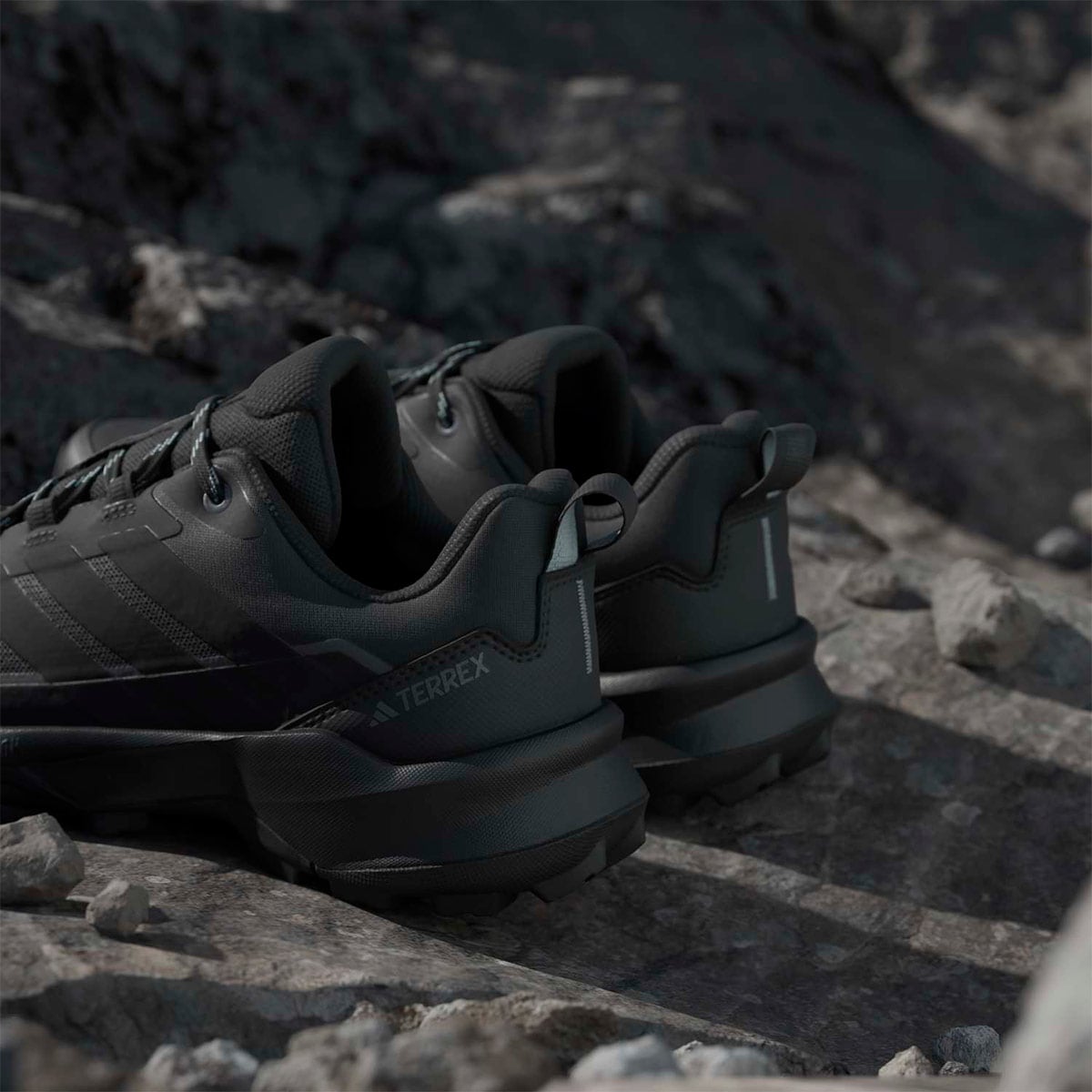 ZAPATILLAS MUJER ADIDAS TERREX TREKKING NEGRO AKYCHASER AX5 - 6
